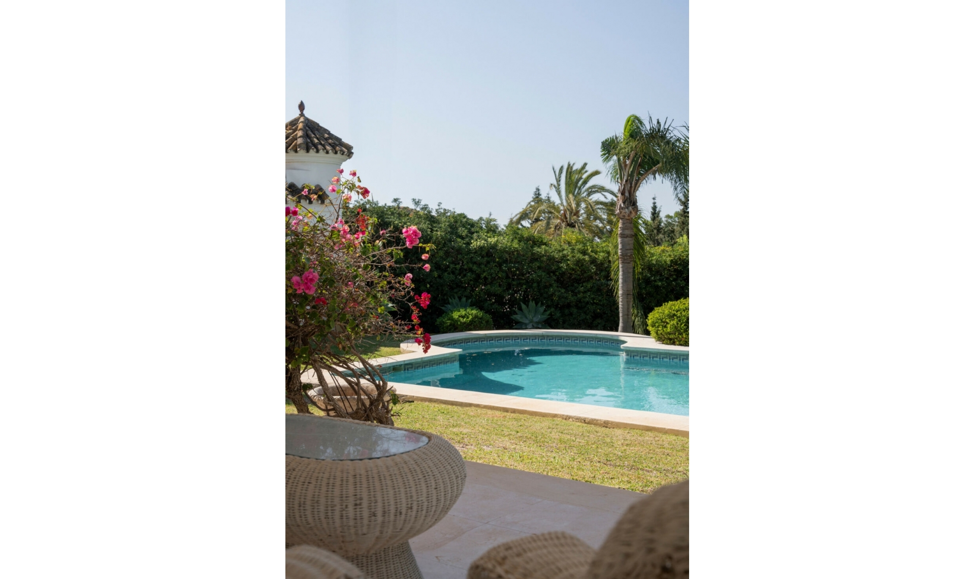 Resale - House -
El Paraiso