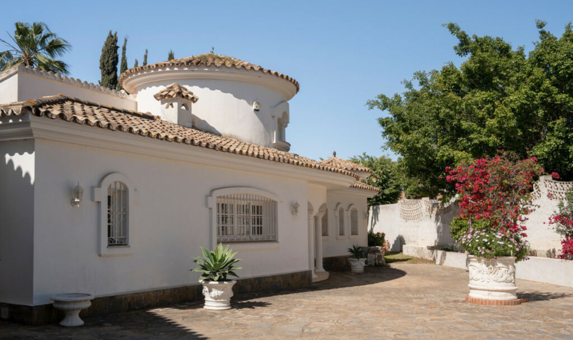 Resale - House -
El Paraiso