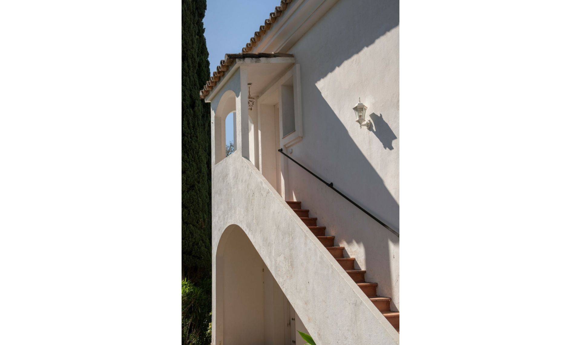 Resale - House -
El Paraiso