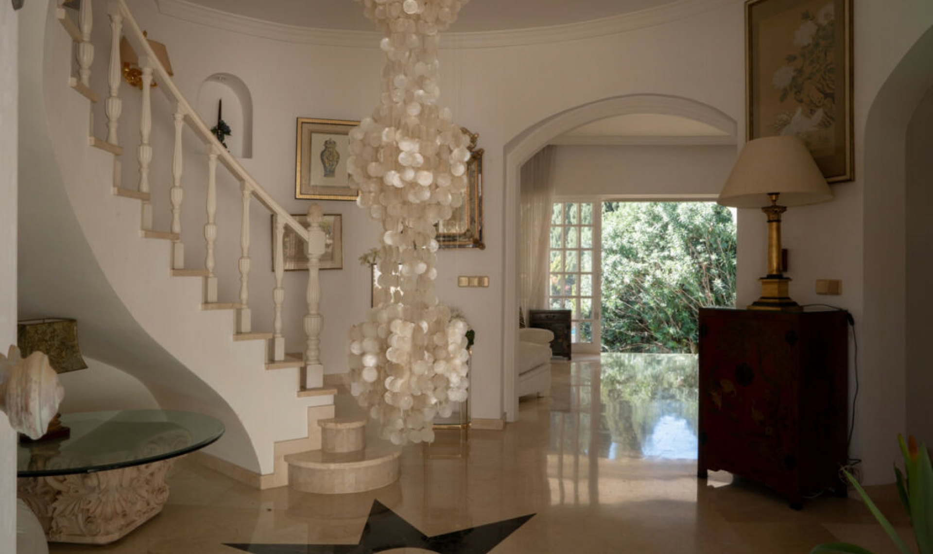 Resale - House -
El Paraiso
