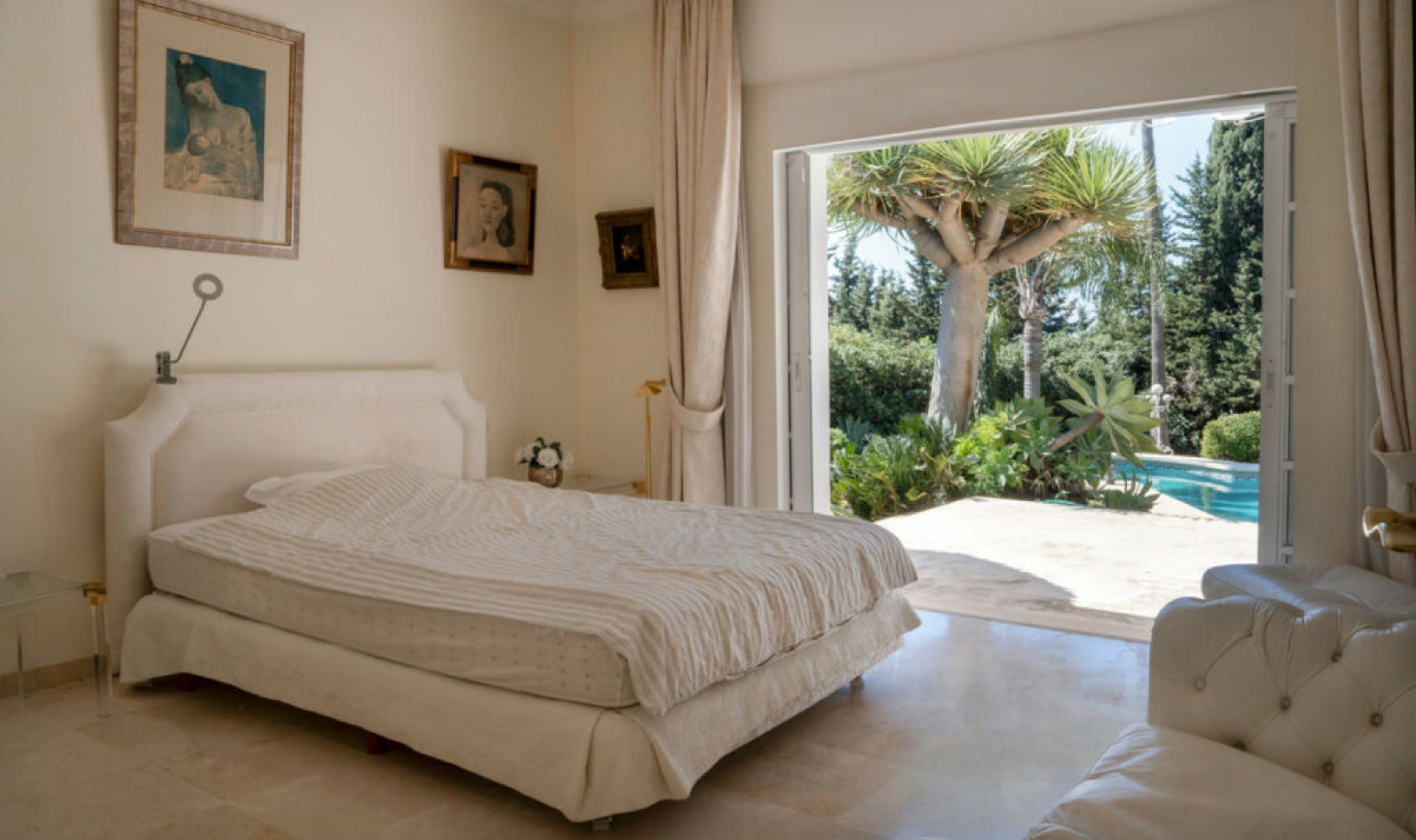 Resale - House -
El Paraiso