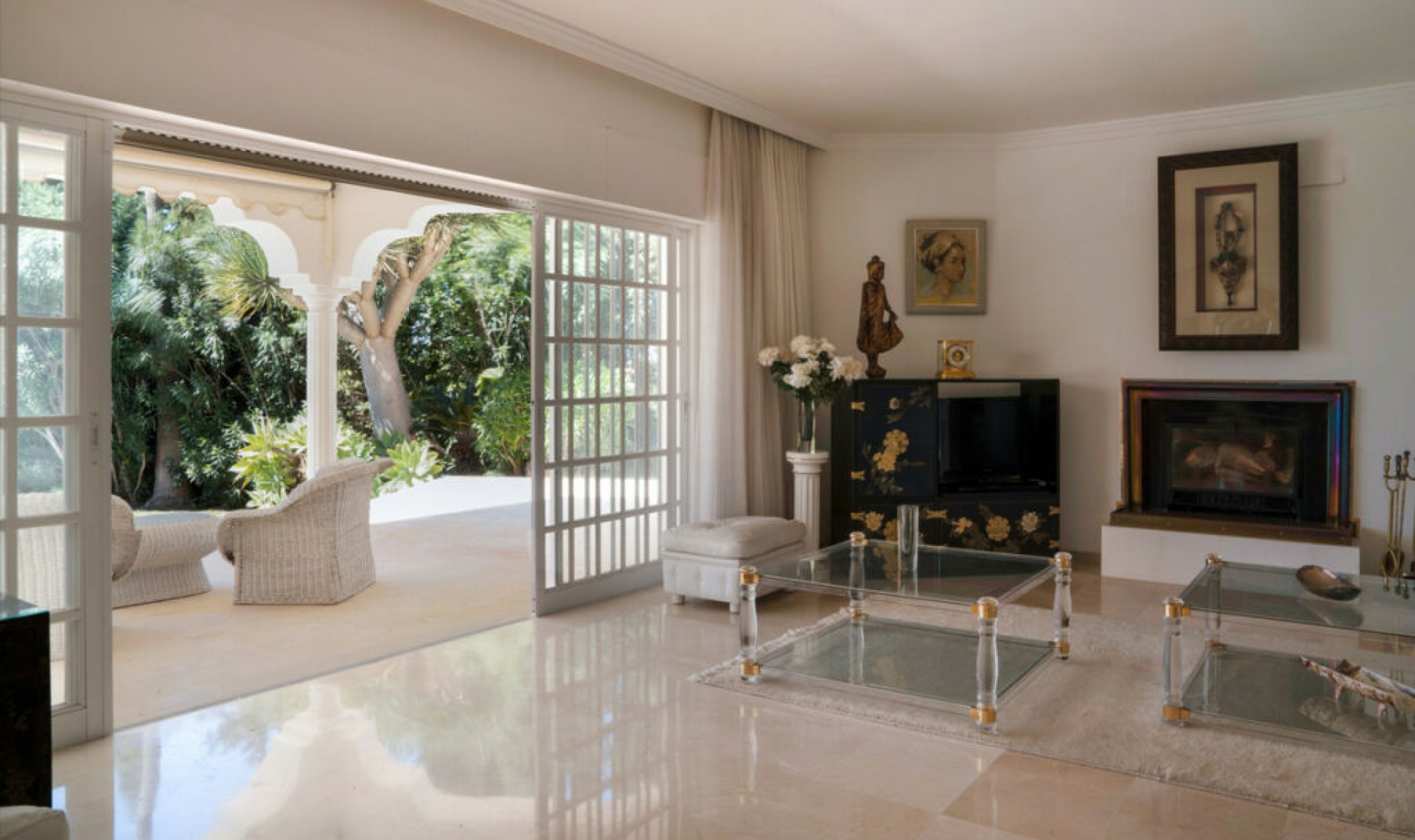Resale - House -
El Paraiso