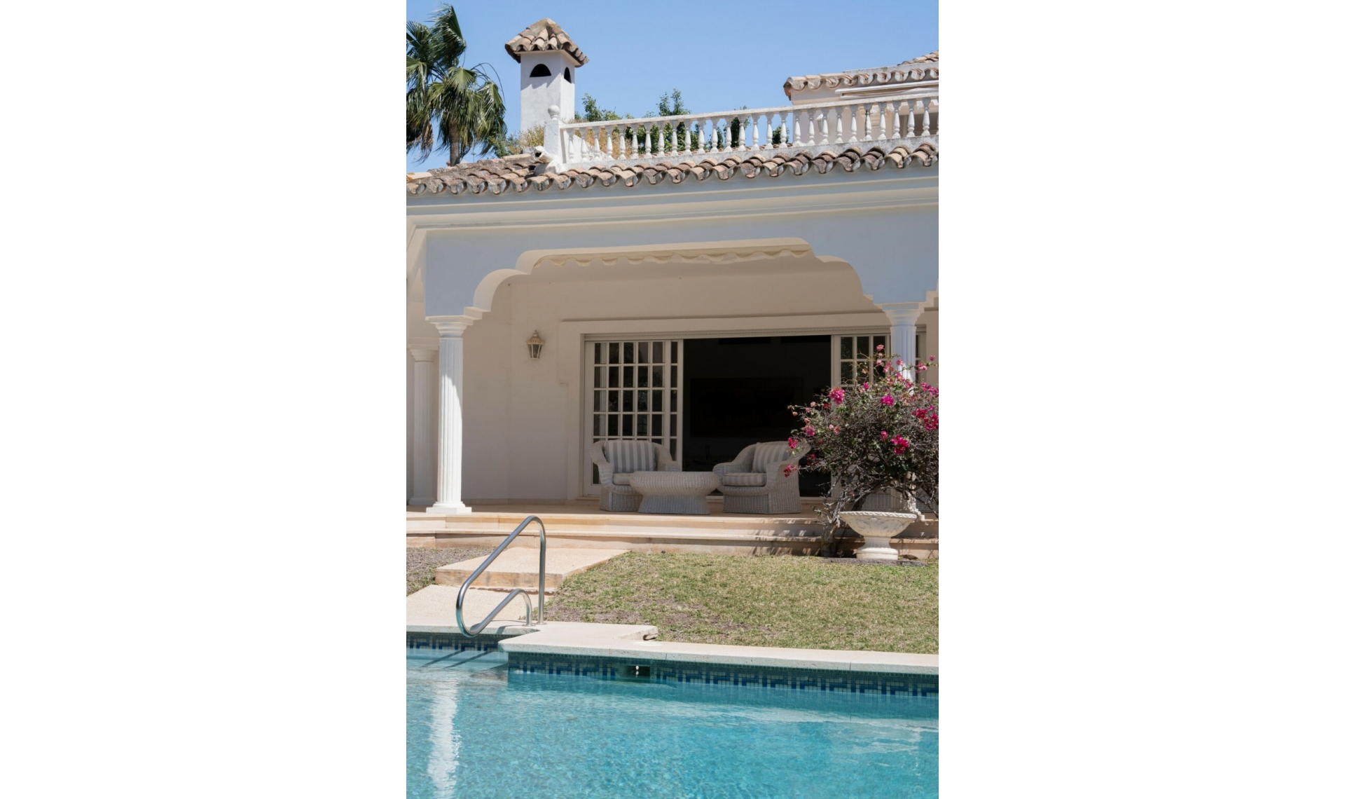 Resale - House -
El Paraiso