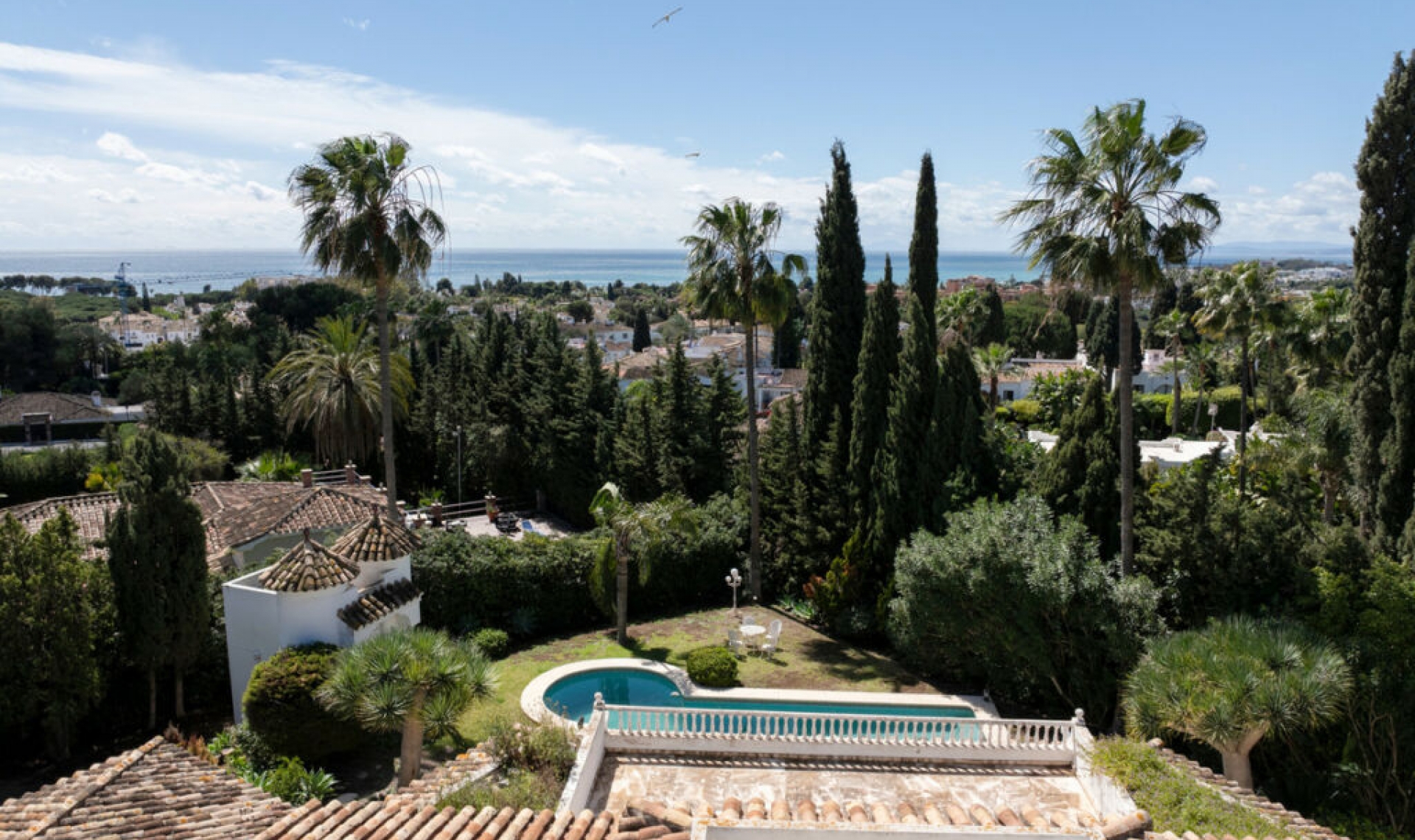 Resale - House -
El Paraiso