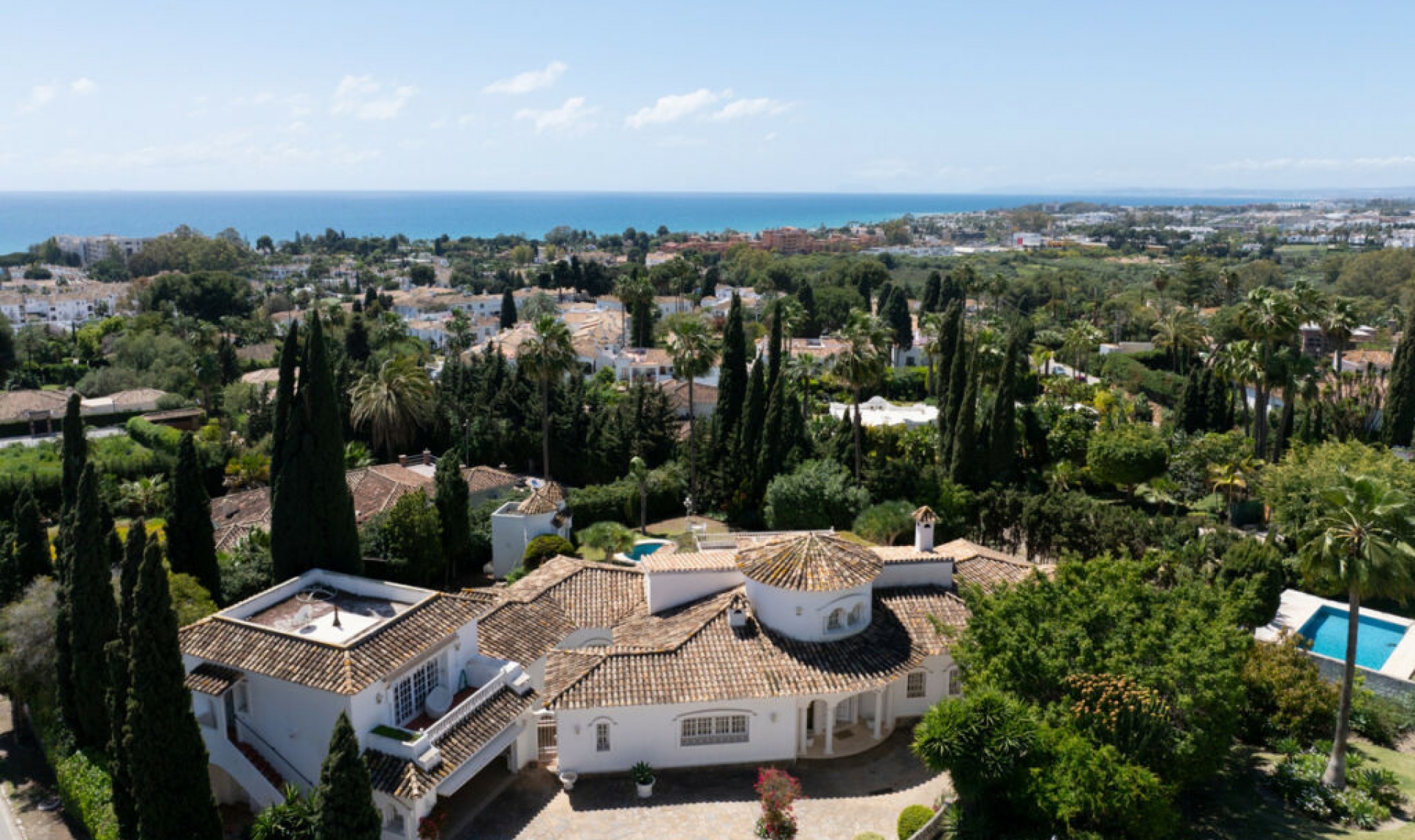 Resale - House -
El Paraiso
