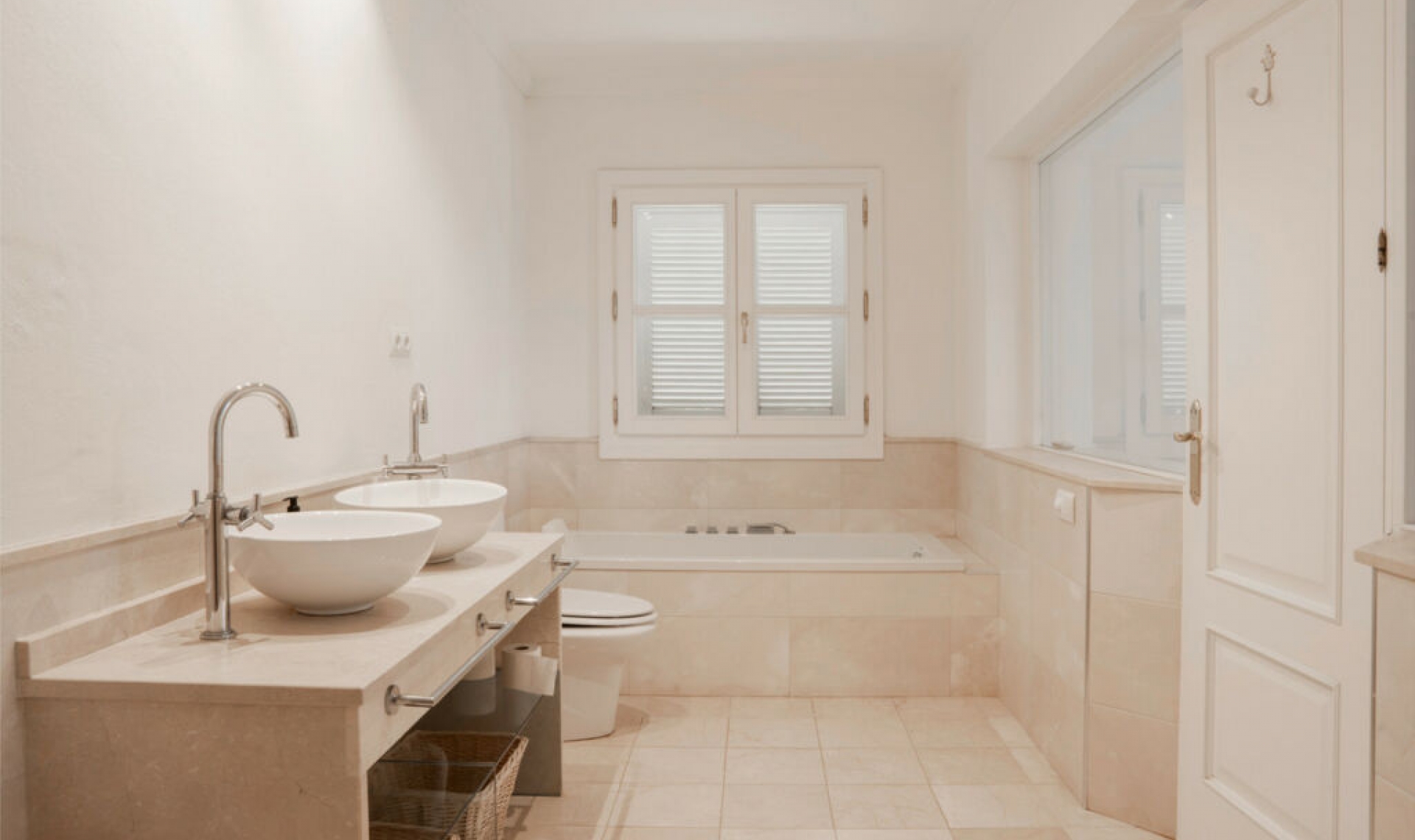 Resale - House -
El Paraiso