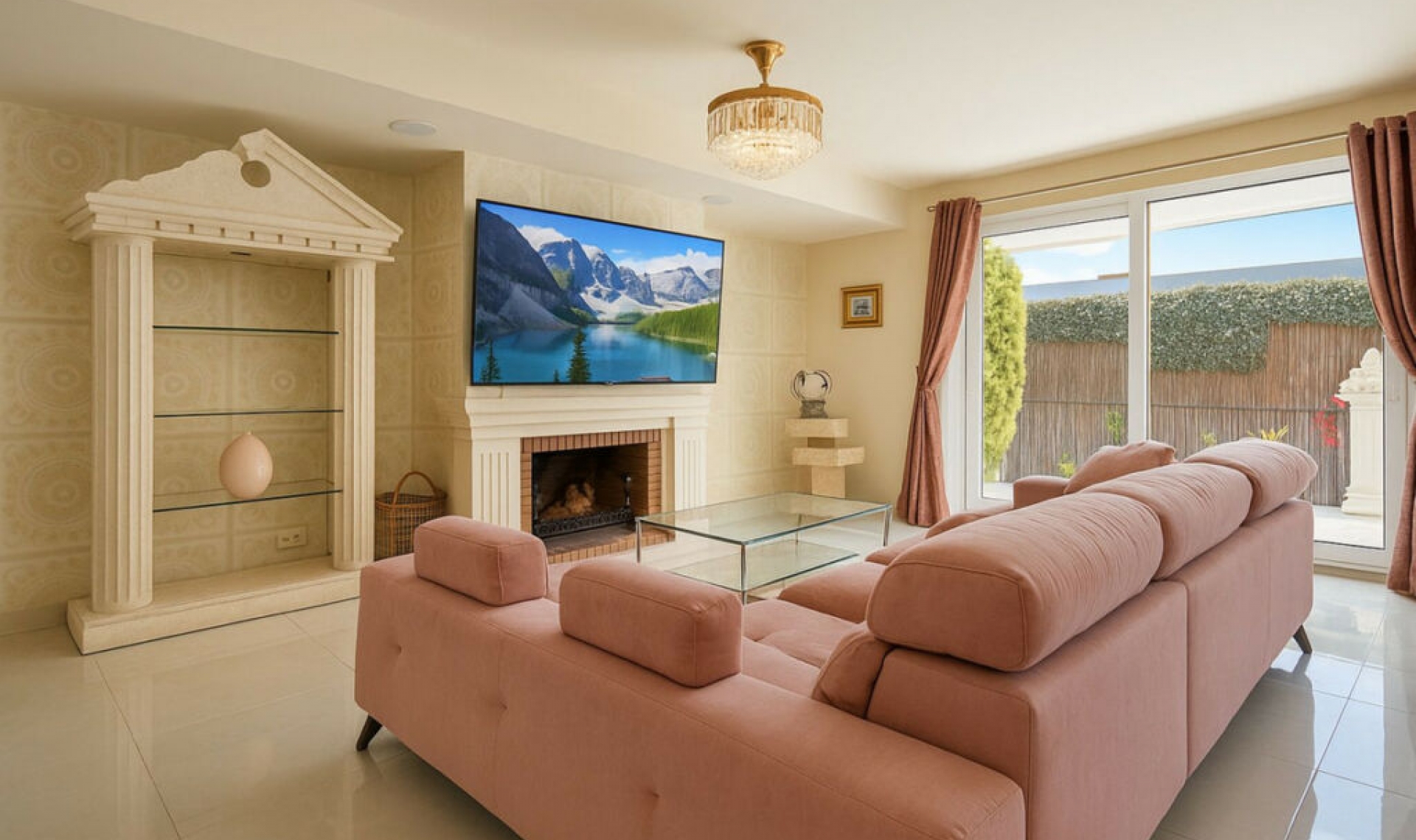 Resale - House -
El Paraiso