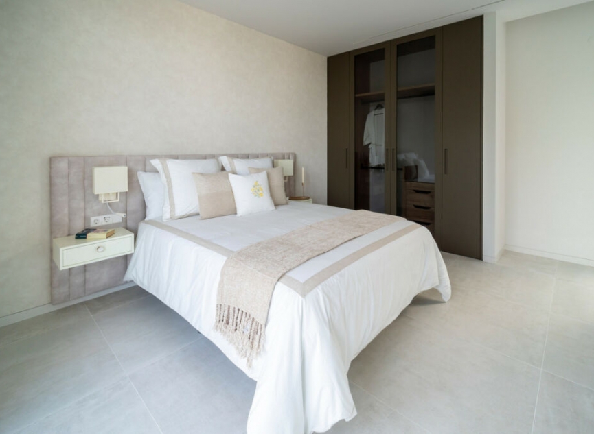 Resale - House -
El Paraiso