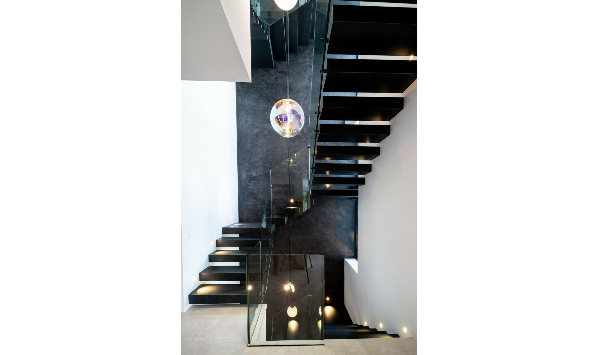 Resale - House -
El Paraiso