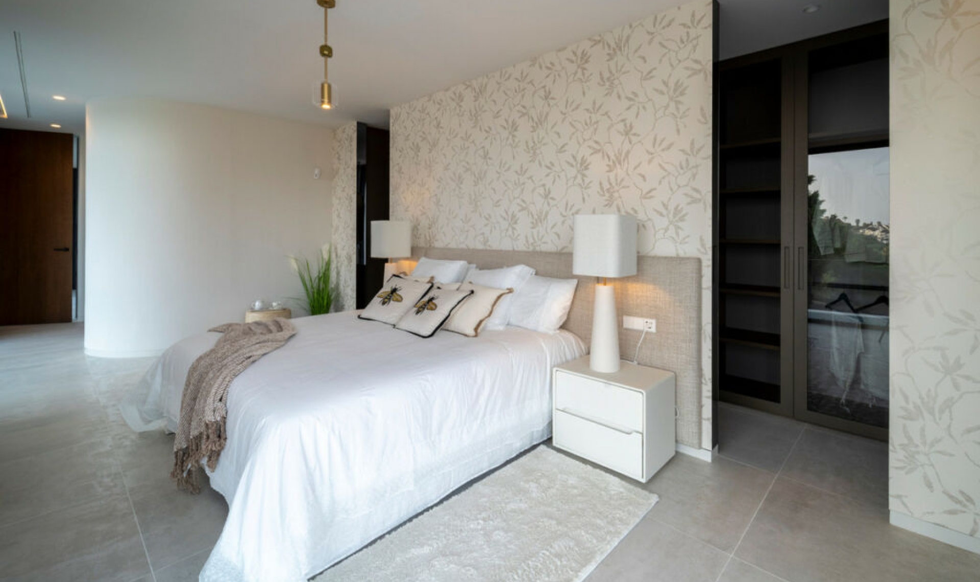 Resale - House -
El Paraiso