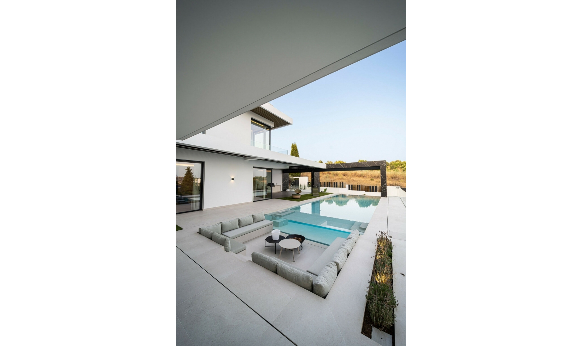 Resale - House -
El Paraiso