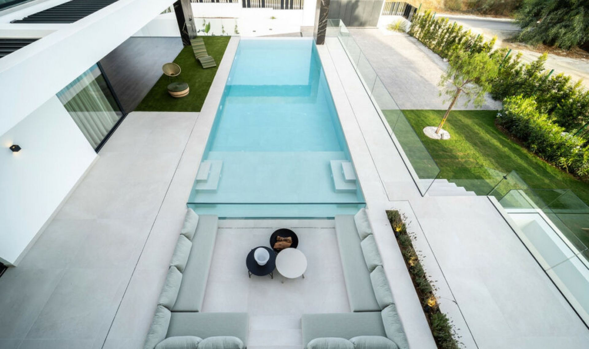 Resale - House -
El Paraiso