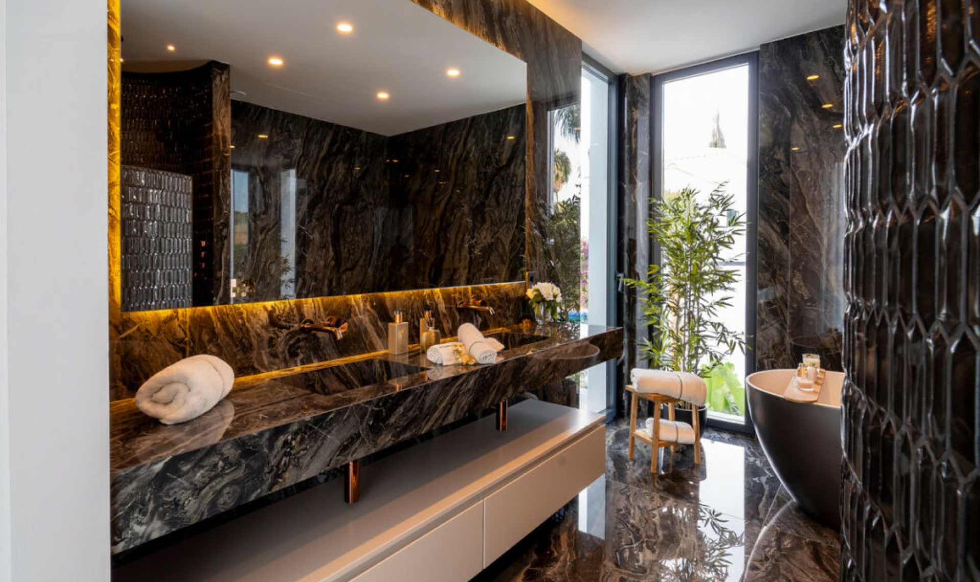 Resale - House -
El Paraiso