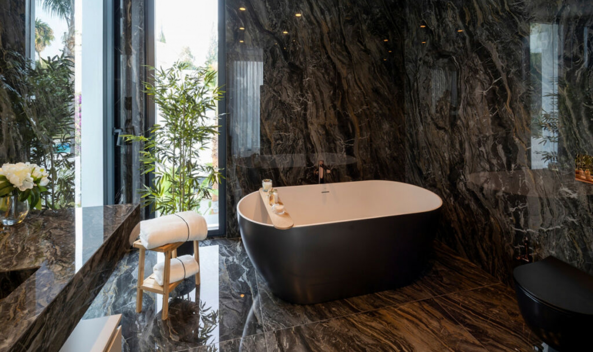 Resale - House -
El Paraiso