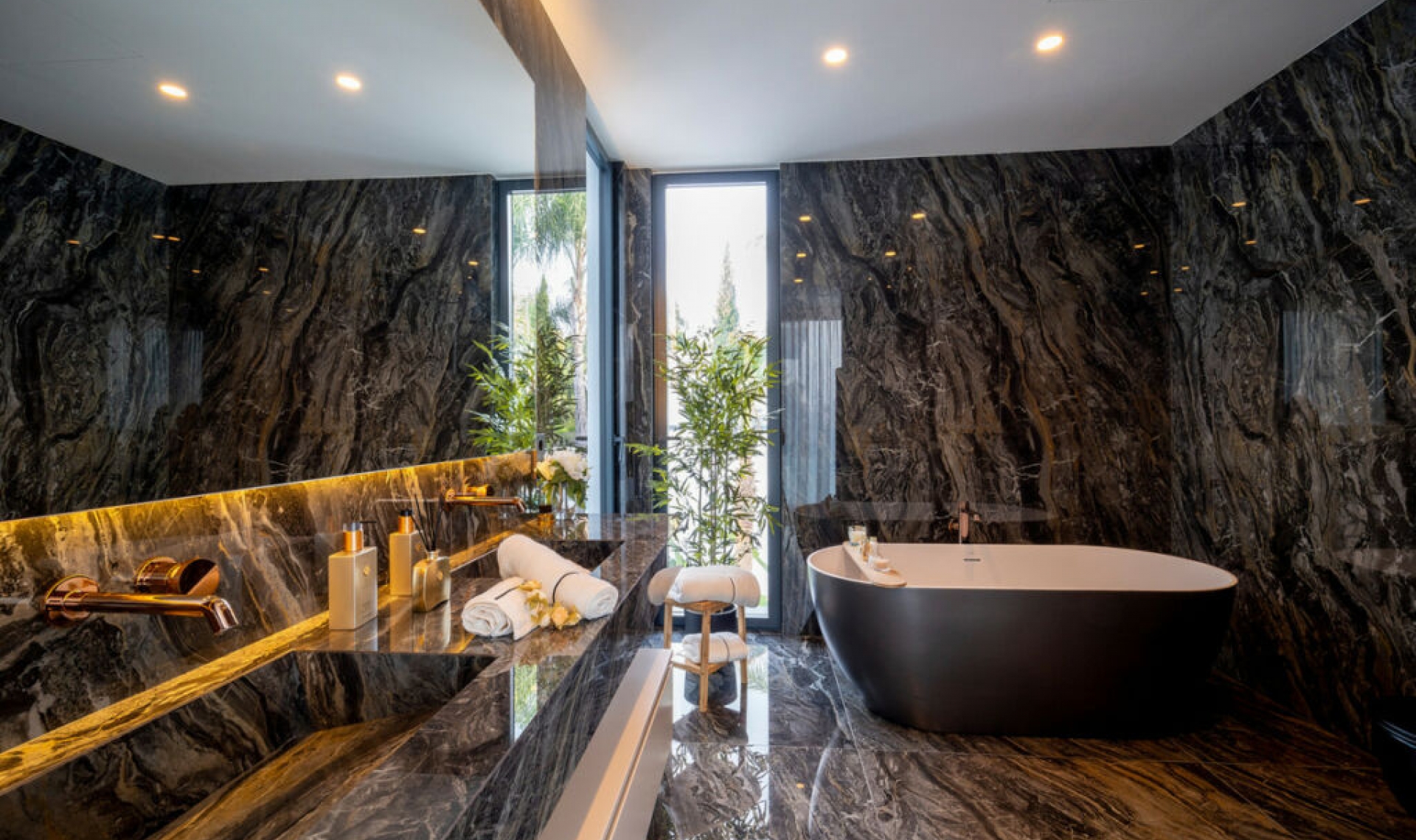 Resale - House -
El Paraiso