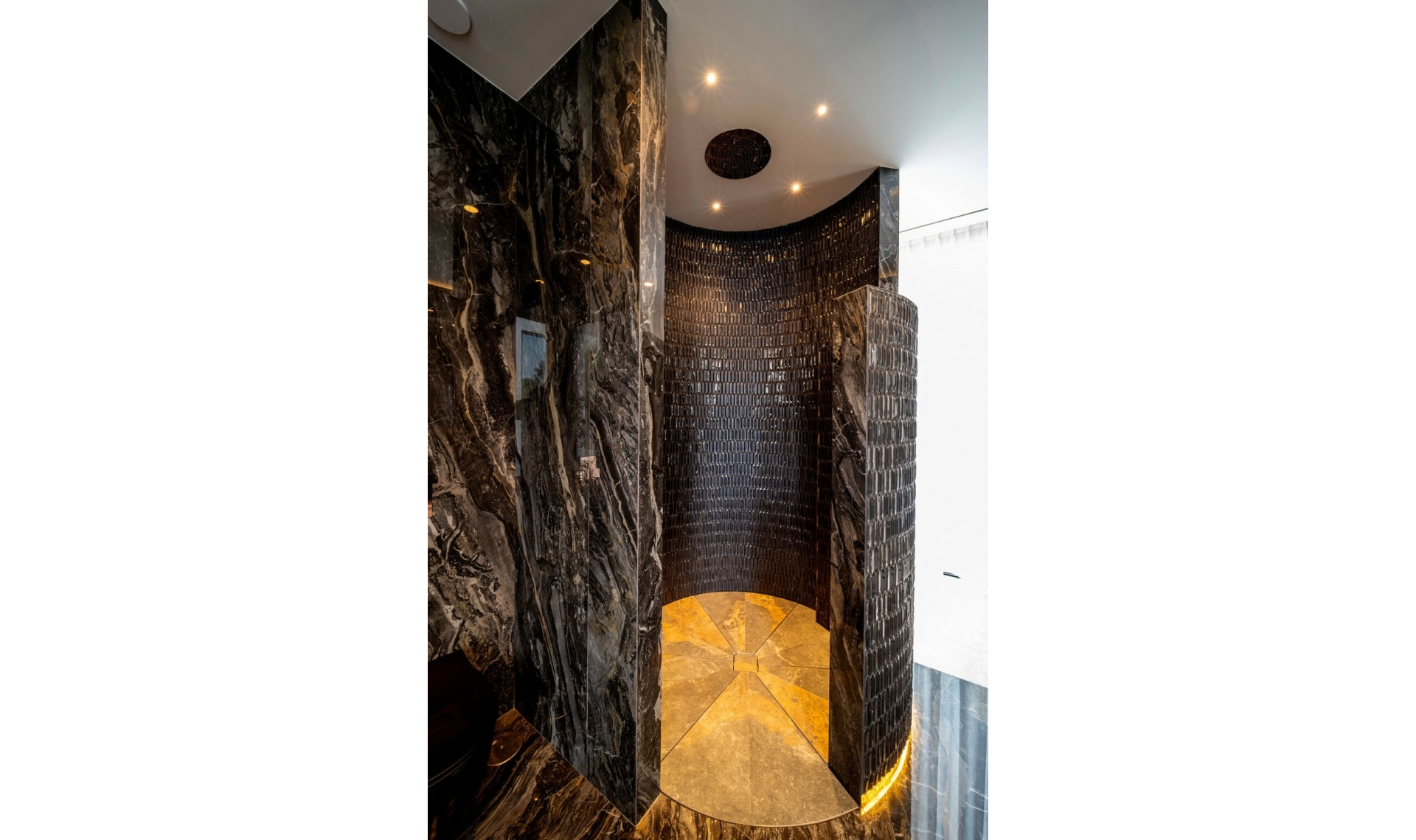 Resale - House -
El Paraiso