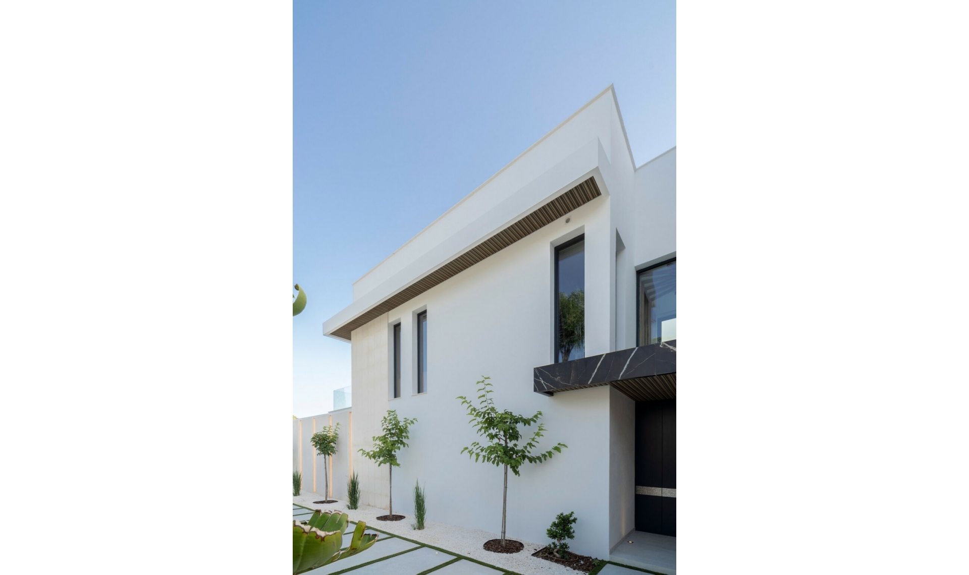 Resale - House -
El Paraiso