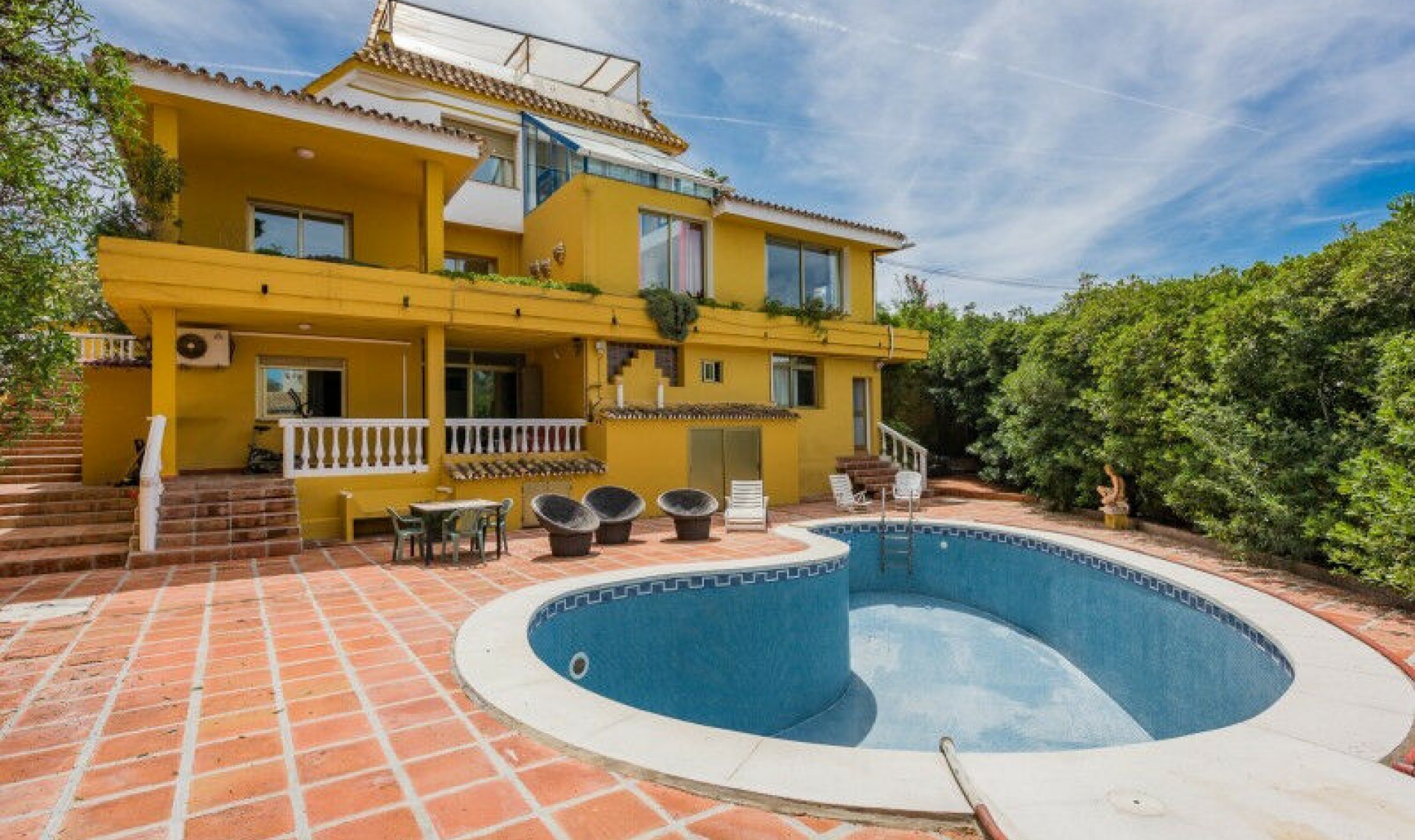 Resale - House -
El Rosario