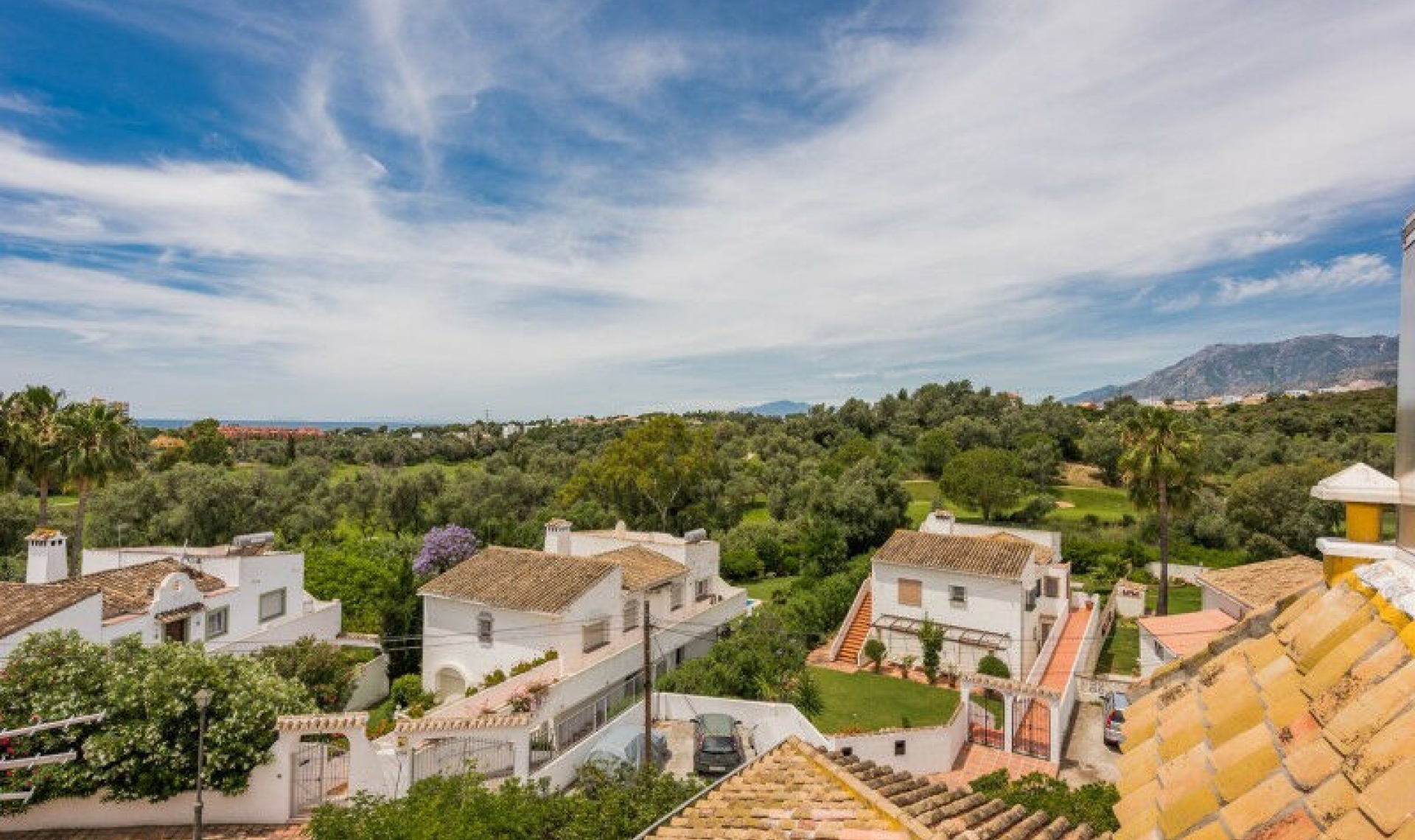 Resale - House -
El Rosario