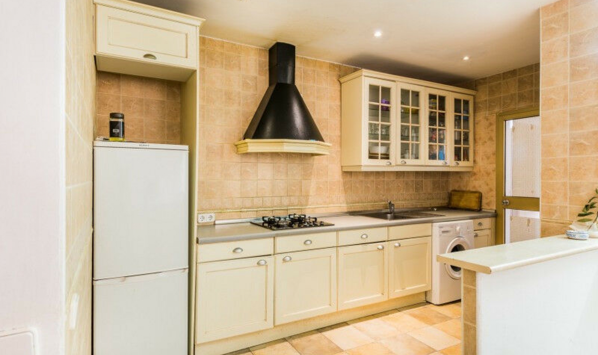 Resale - House -
El Rosario