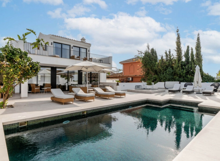 Resale - House -
El Rosario