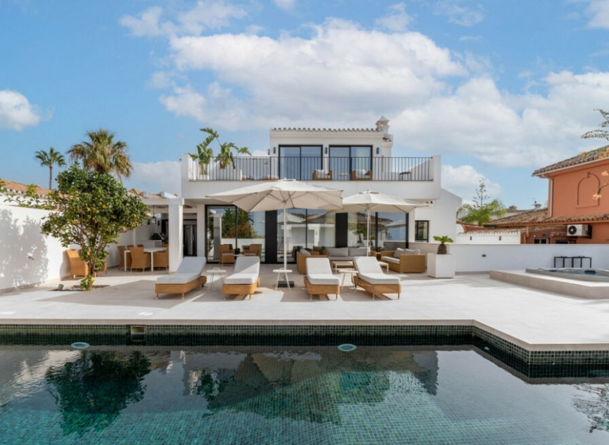 Resale - House -
El Rosario