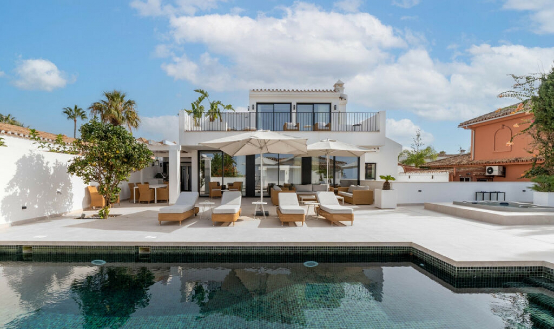 Resale - House -
El Rosario