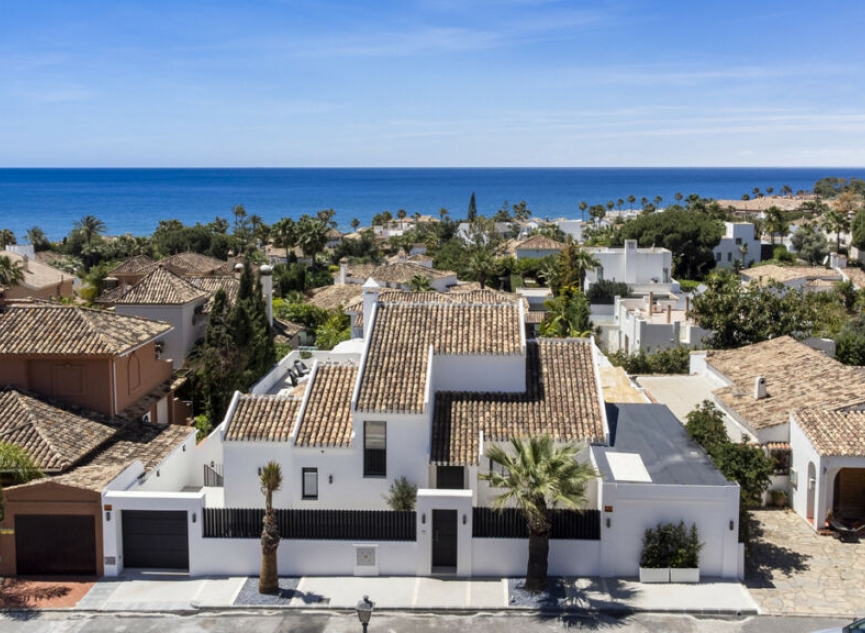 Resale - House -
El Rosario