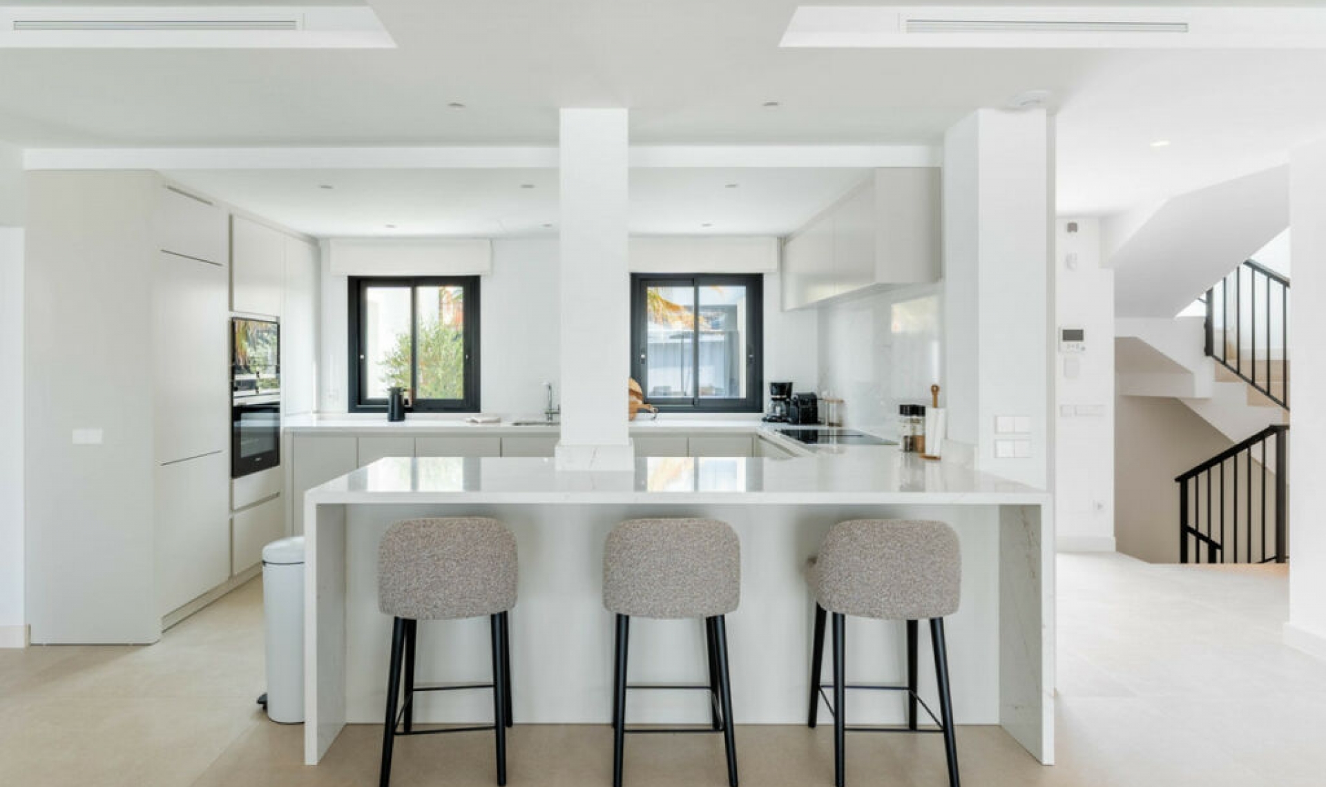 Resale - House -
El Rosario