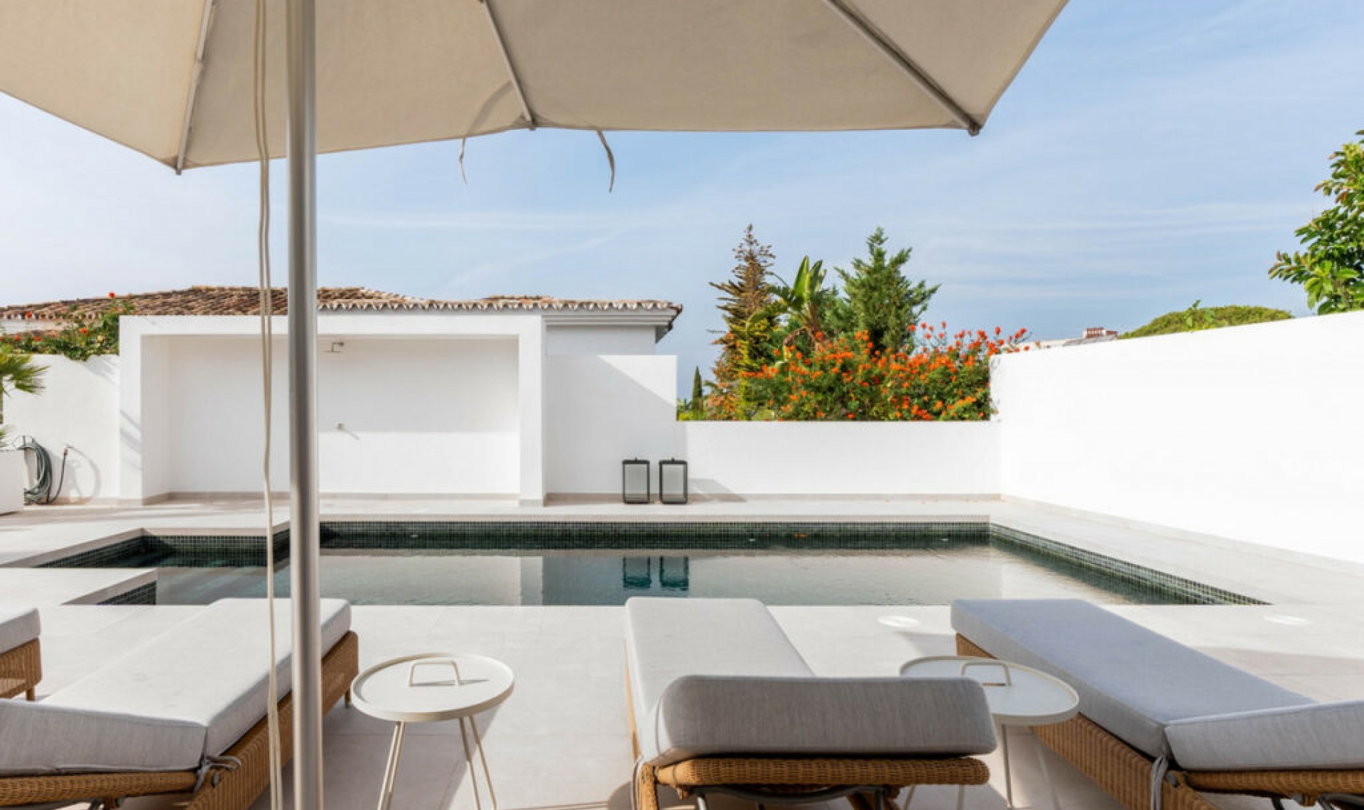 Resale - House -
El Rosario