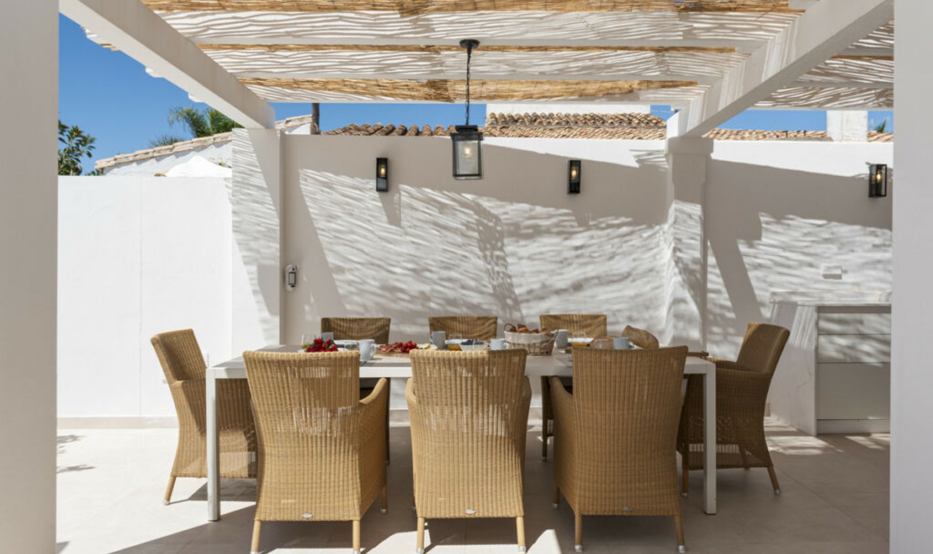 Resale - House -
El Rosario