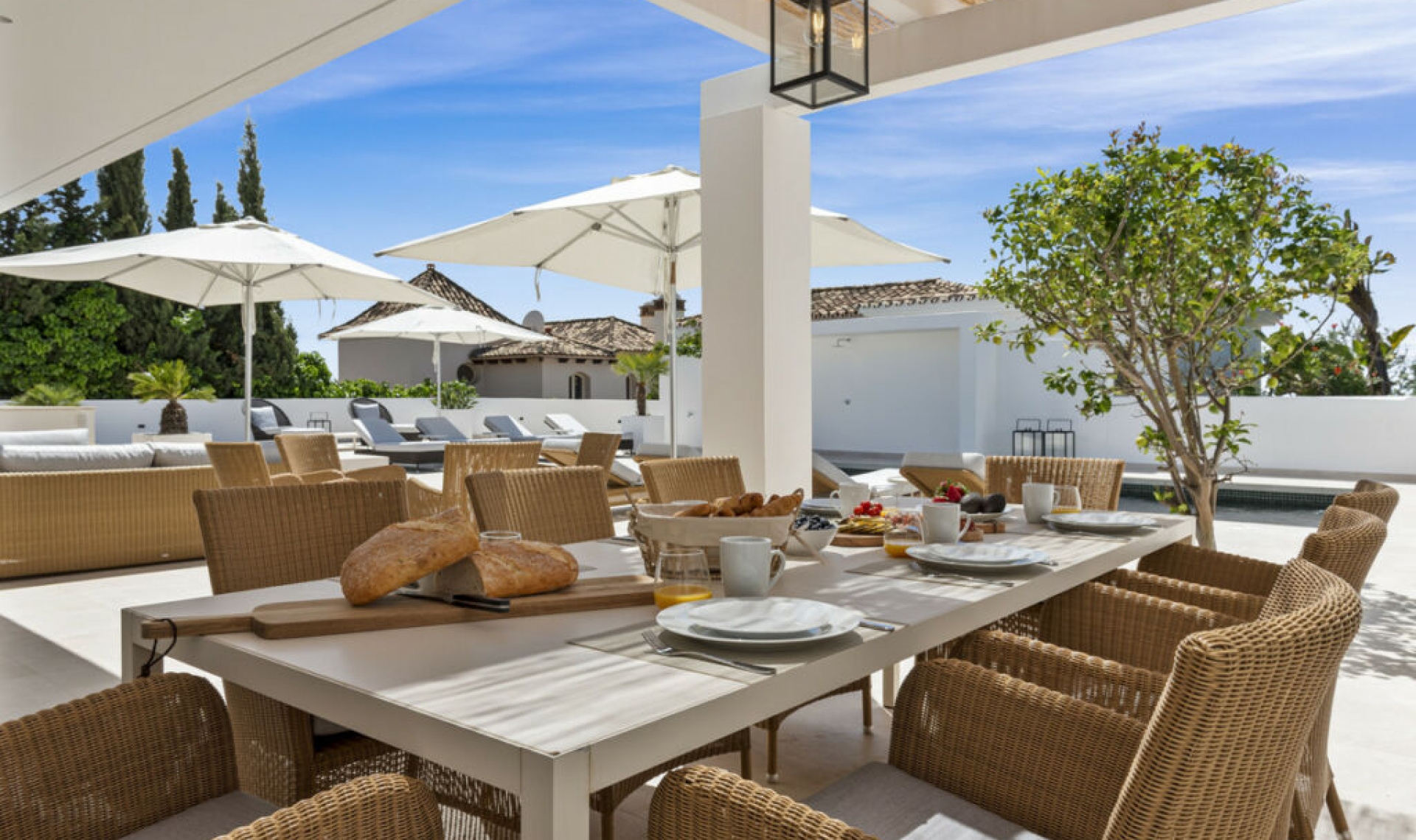 Resale - House -
El Rosario