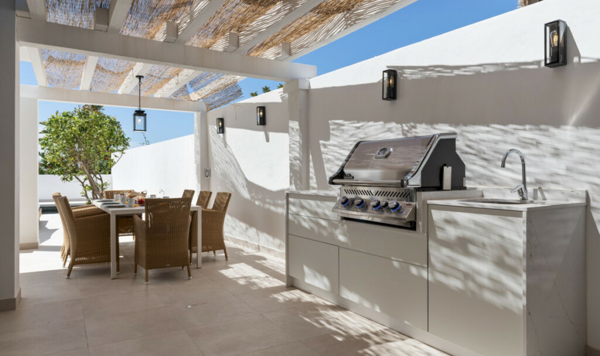 Resale - House -
El Rosario