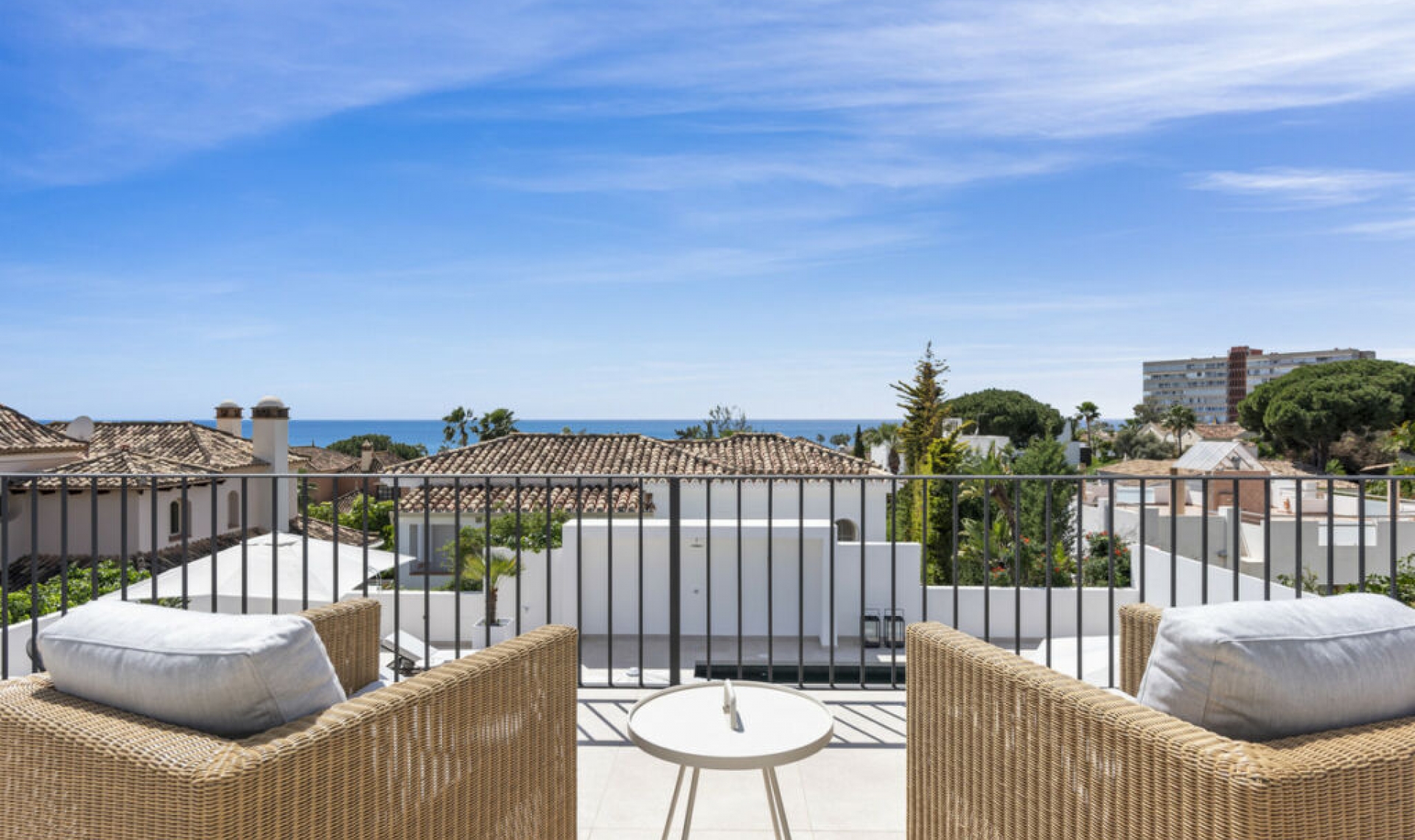 Resale - House -
El Rosario