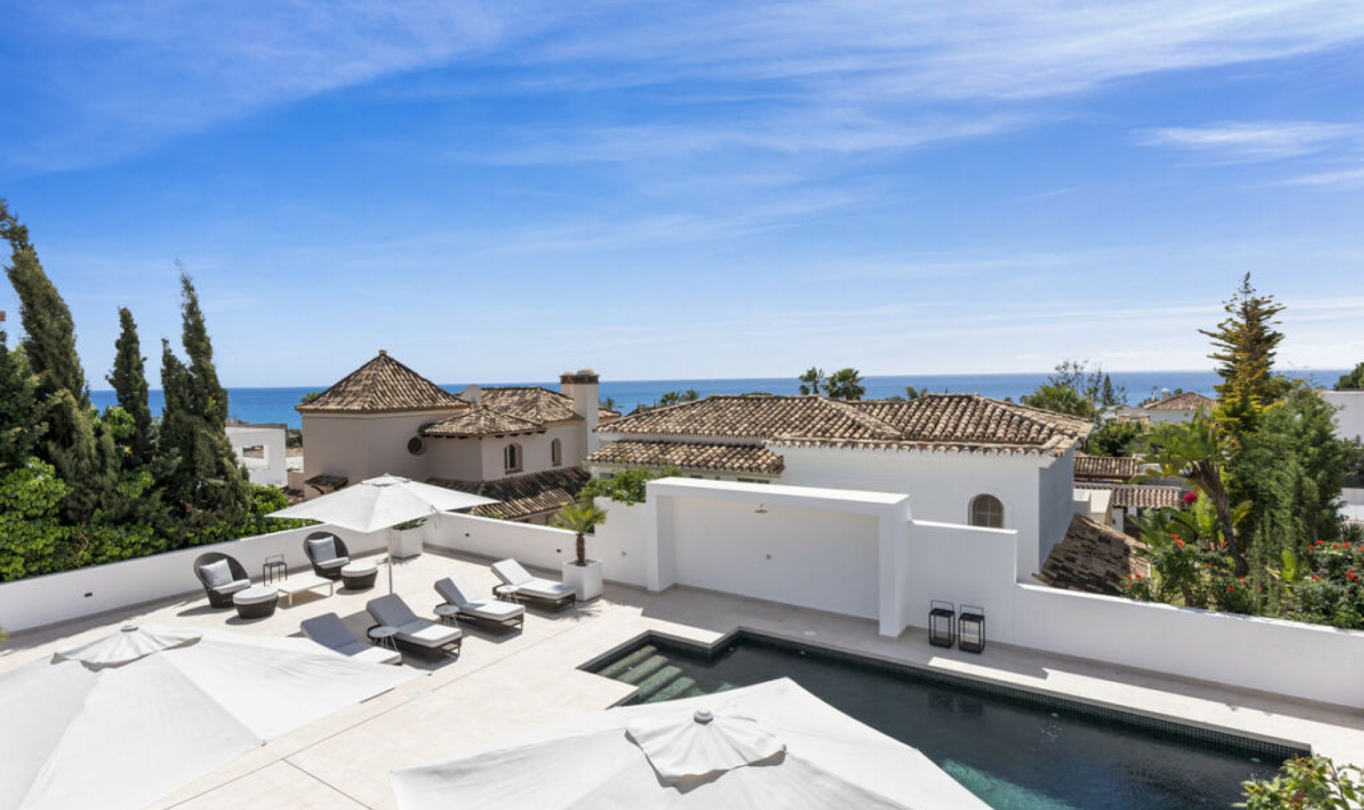 Resale - House -
El Rosario