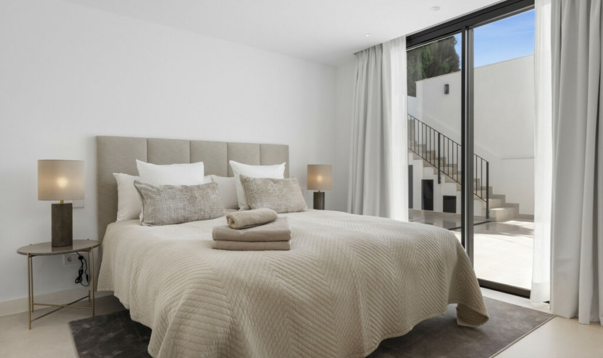 Resale - House -
El Rosario