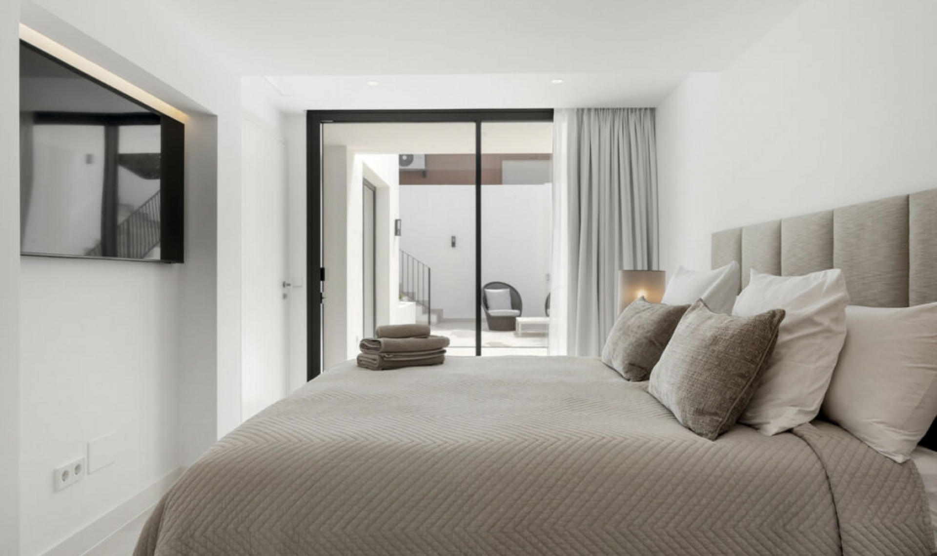 Resale - House -
El Rosario