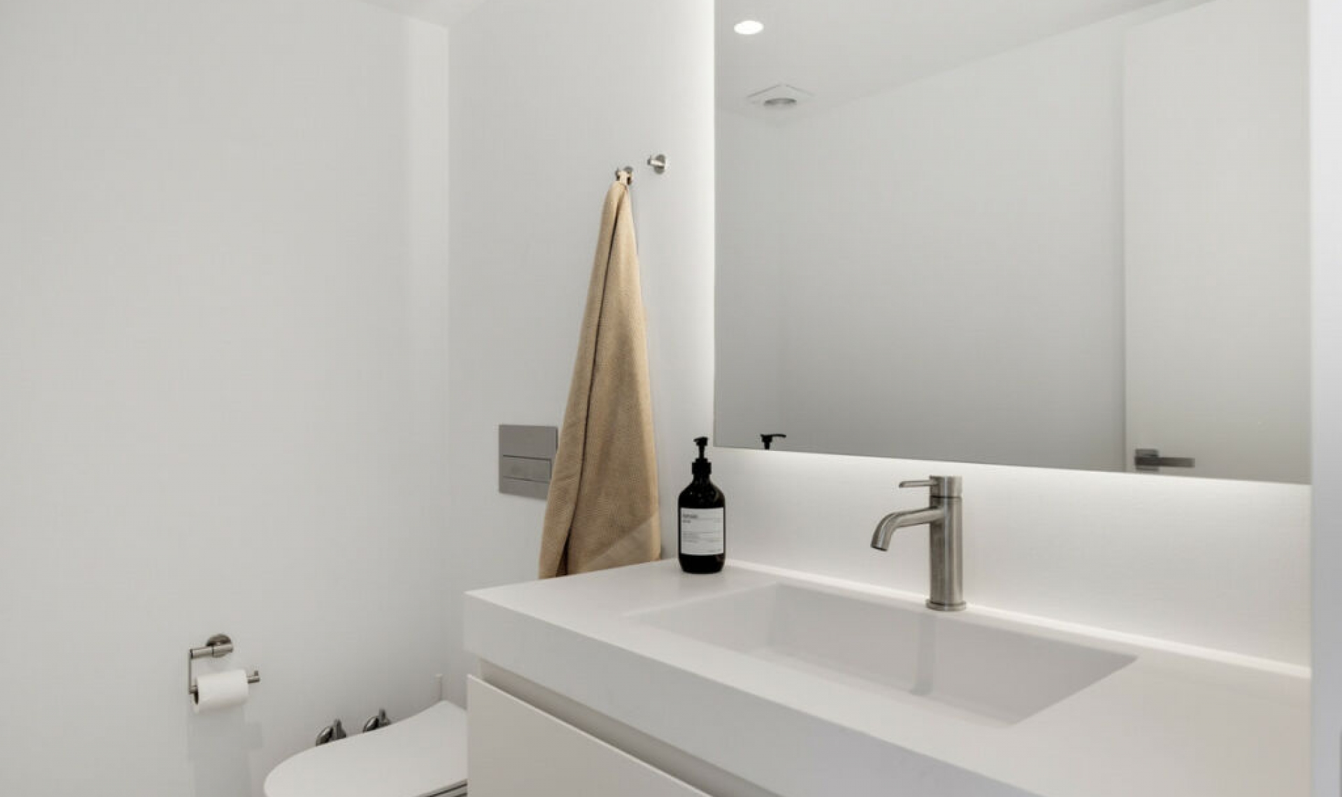 Resale - House -
El Rosario