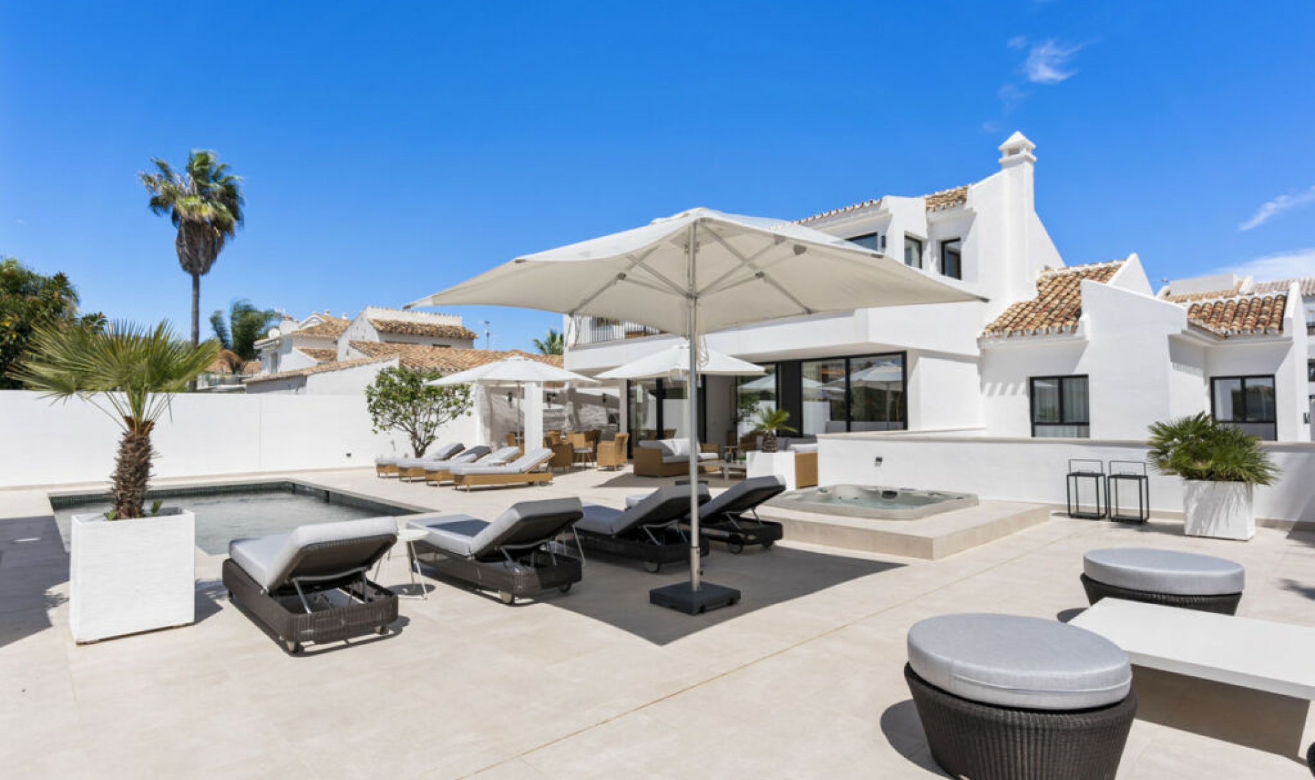 Resale - House -
El Rosario