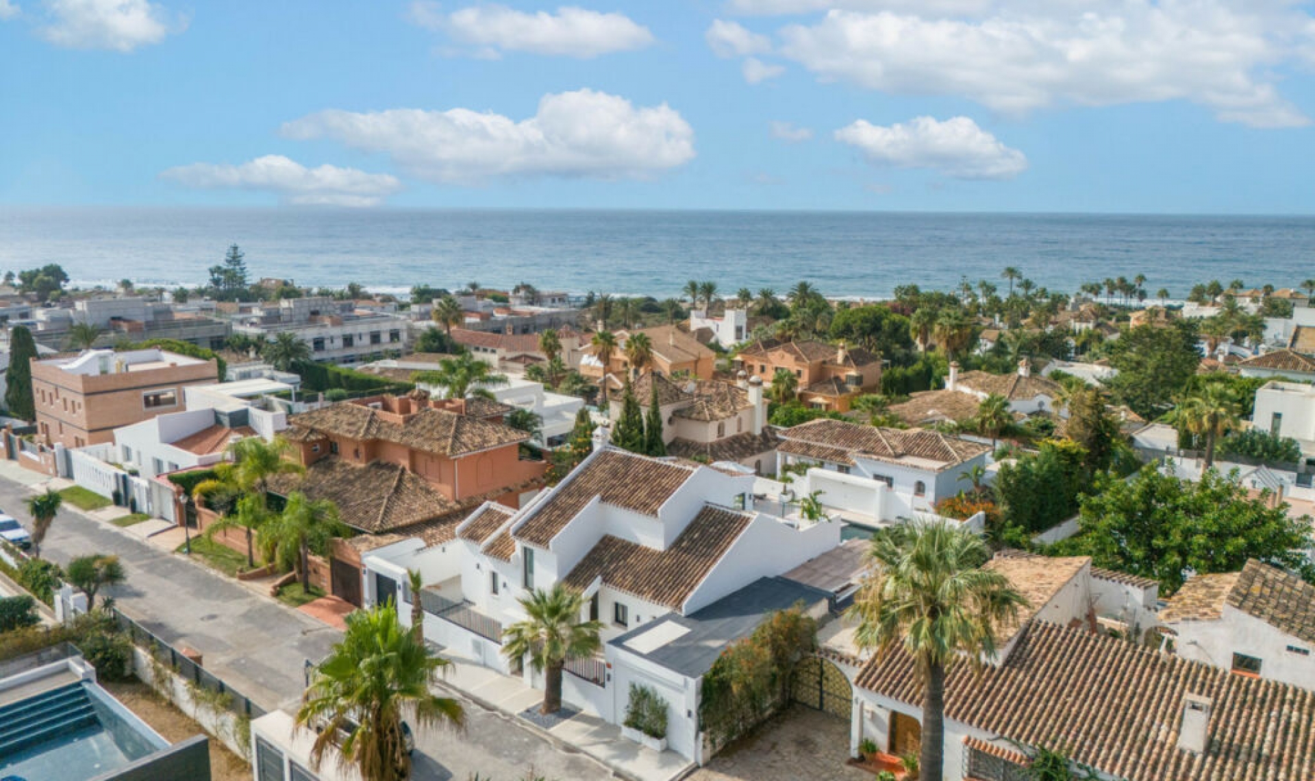 Resale - House -
El Rosario