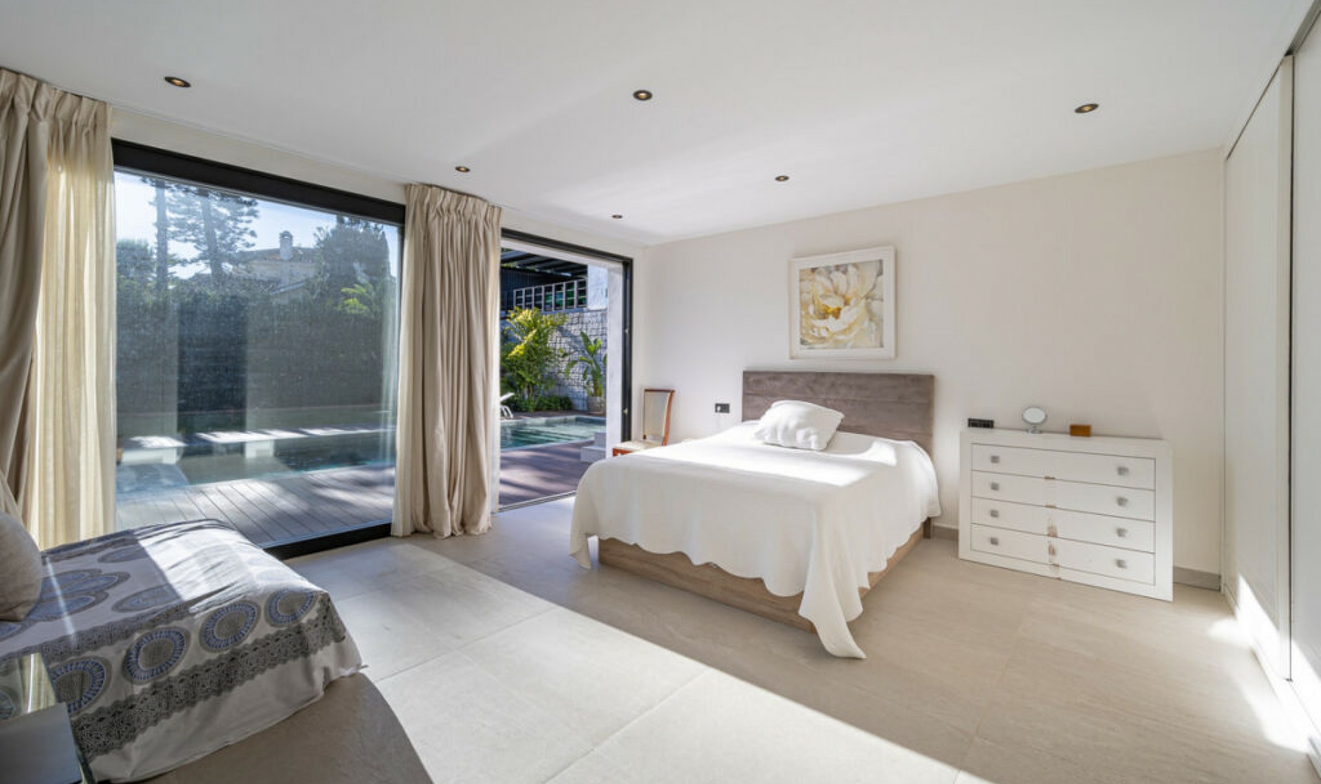 Resale - House -
El Rosario