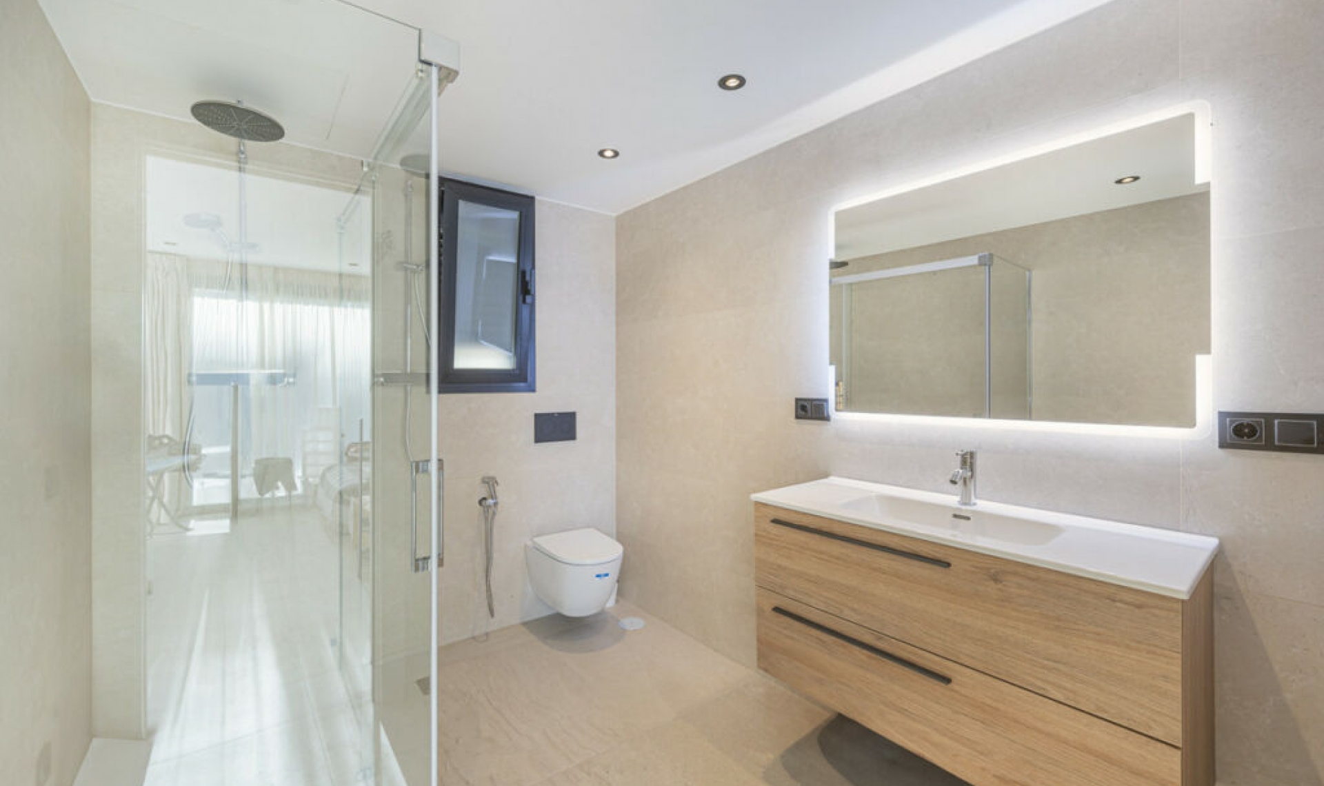 Resale - House -
El Rosario