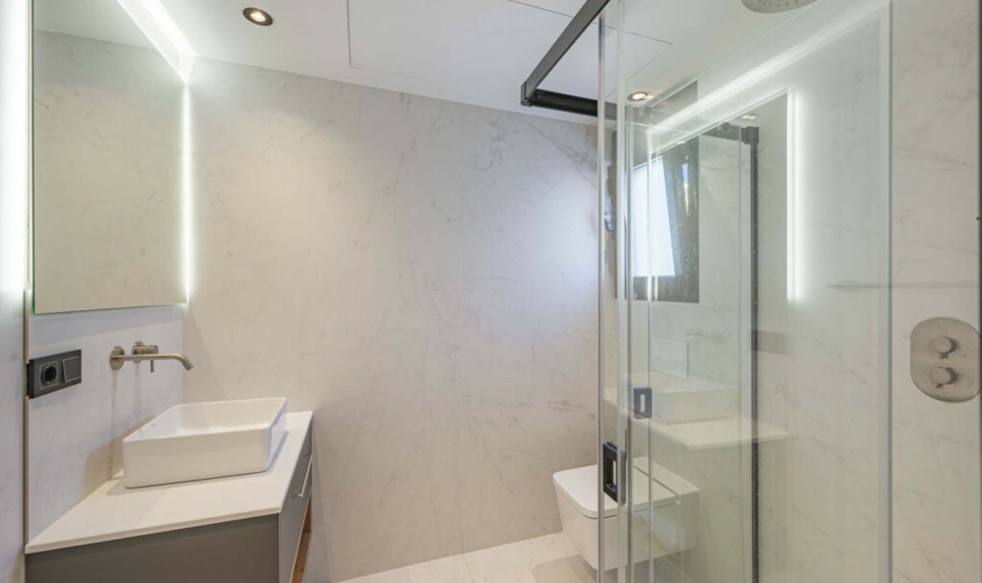 Resale - House -
El Rosario