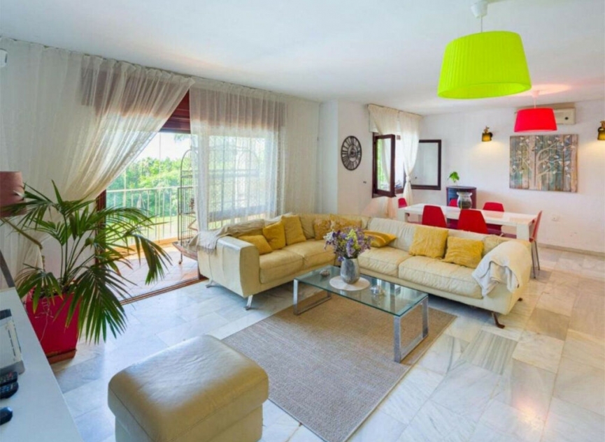 Resale - House -
El Rosario