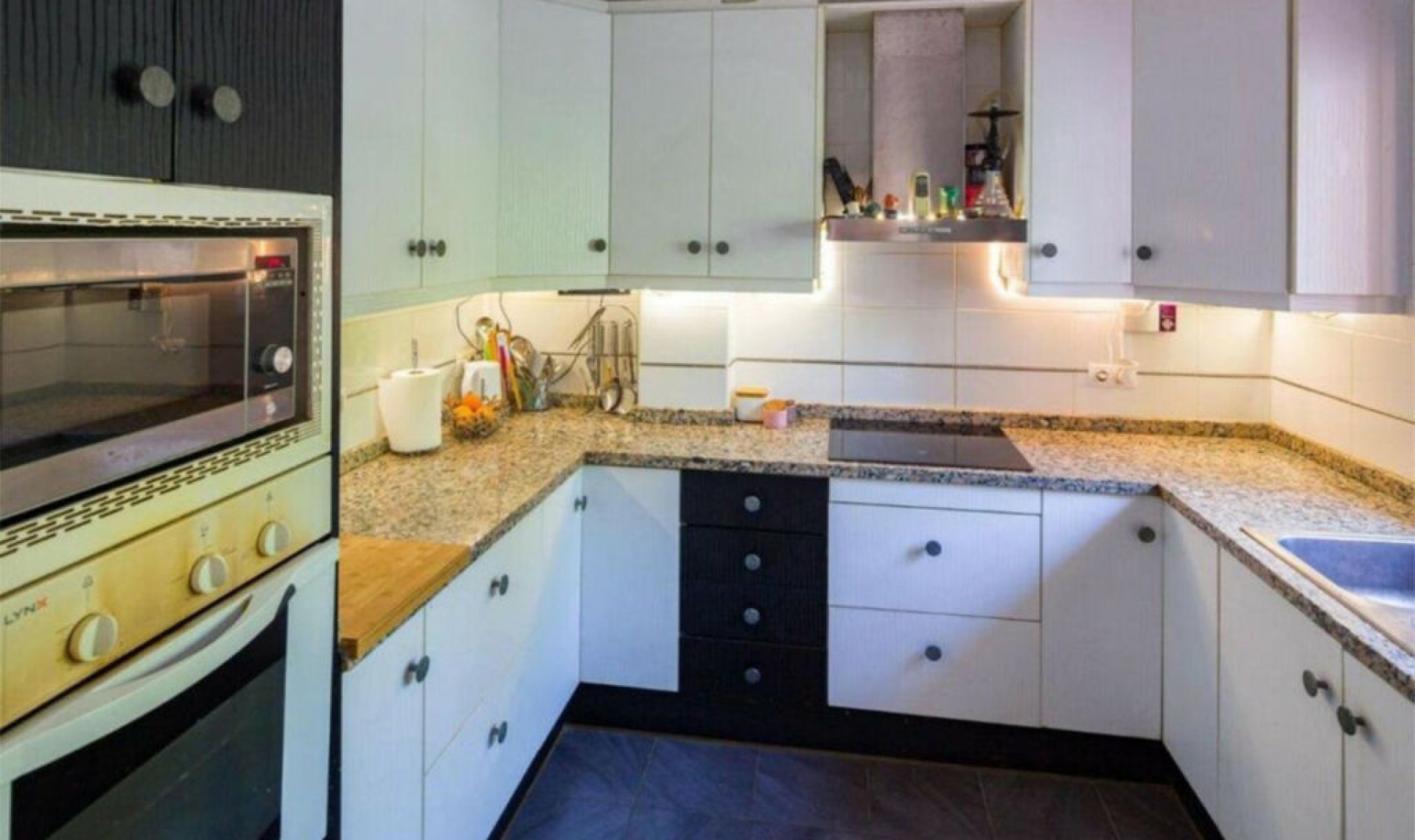 Resale - House -
El Rosario