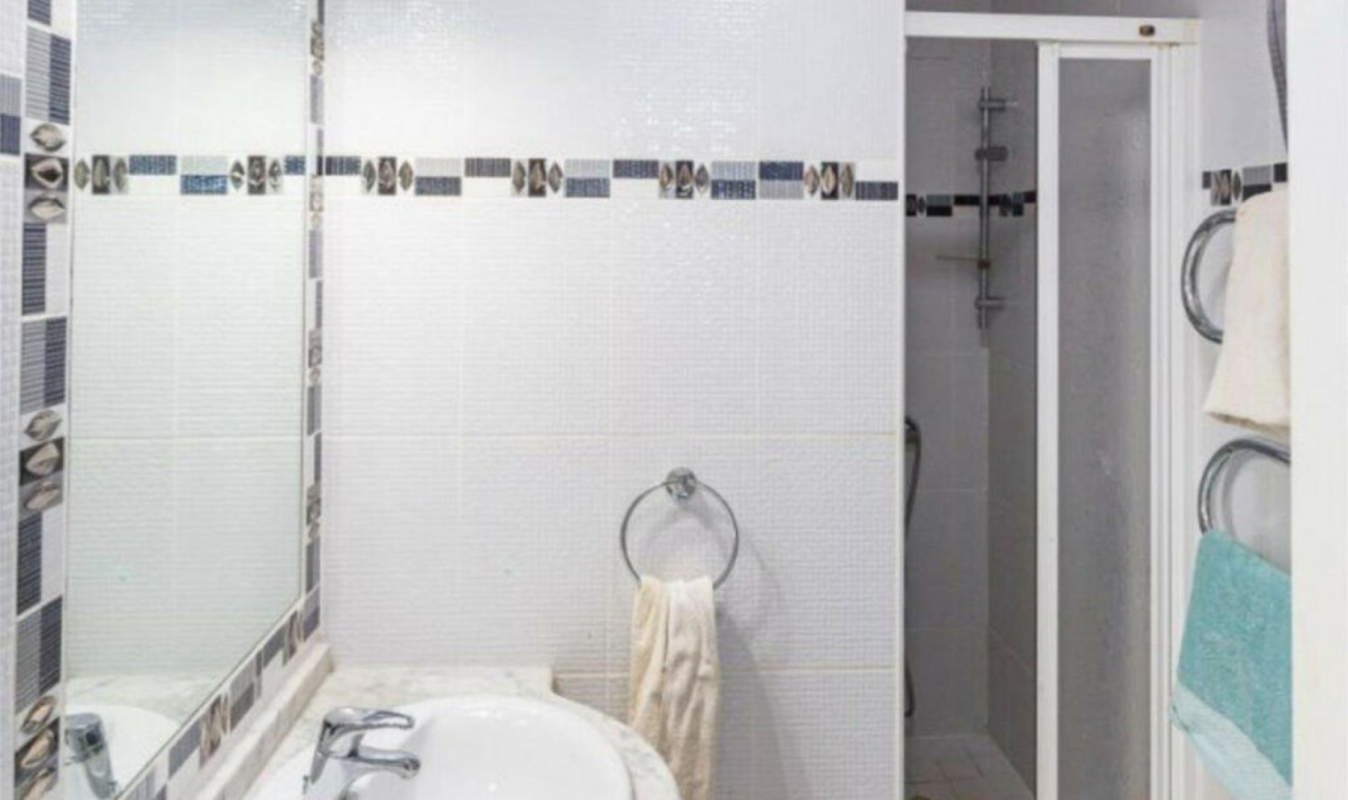 Resale - House -
El Rosario