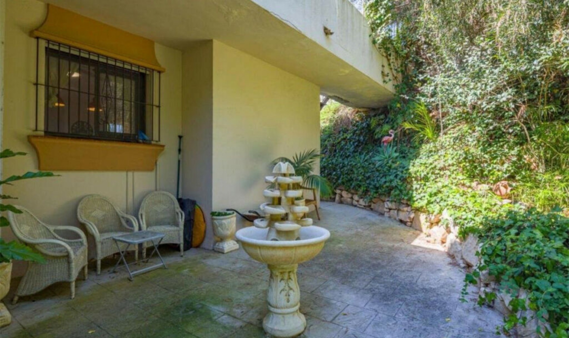 Resale - House -
El Rosario