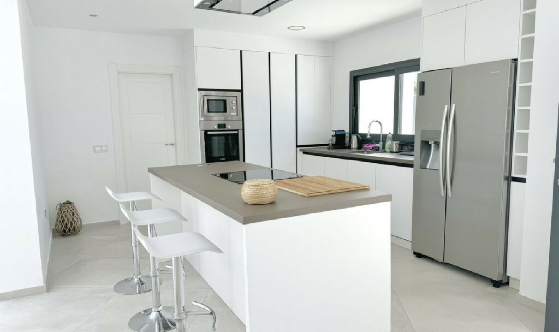 Resale - House -
El Rosario