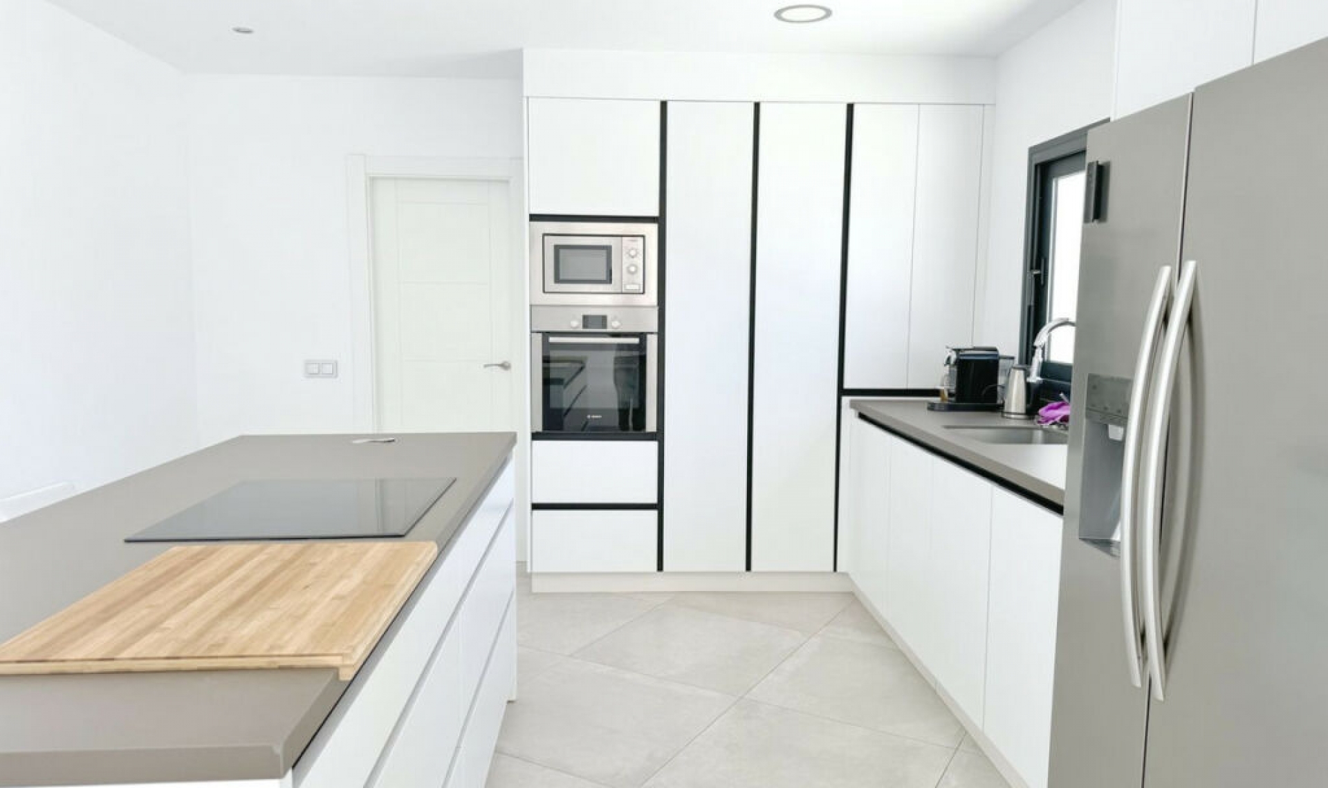 Resale - House -
El Rosario