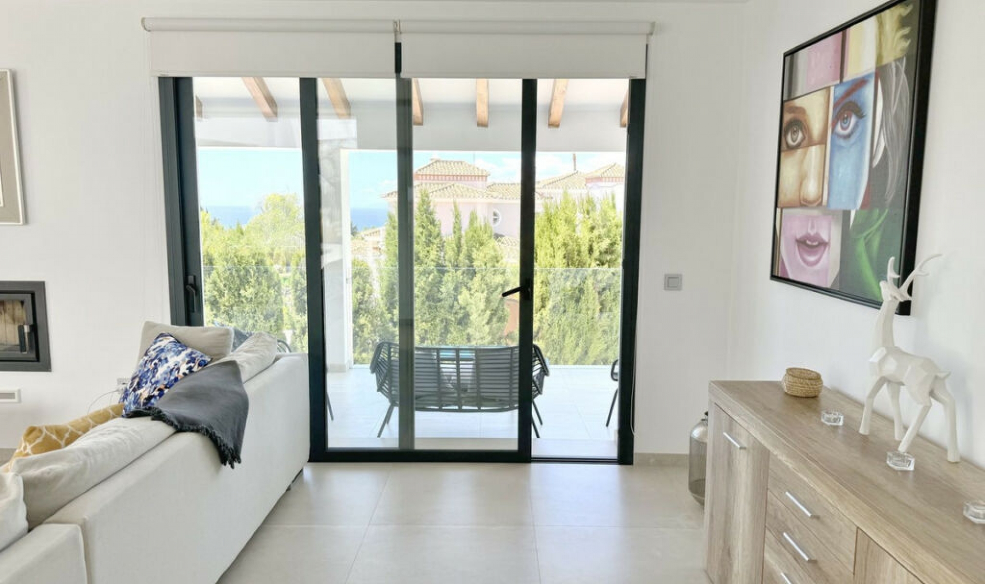 Resale - House -
El Rosario